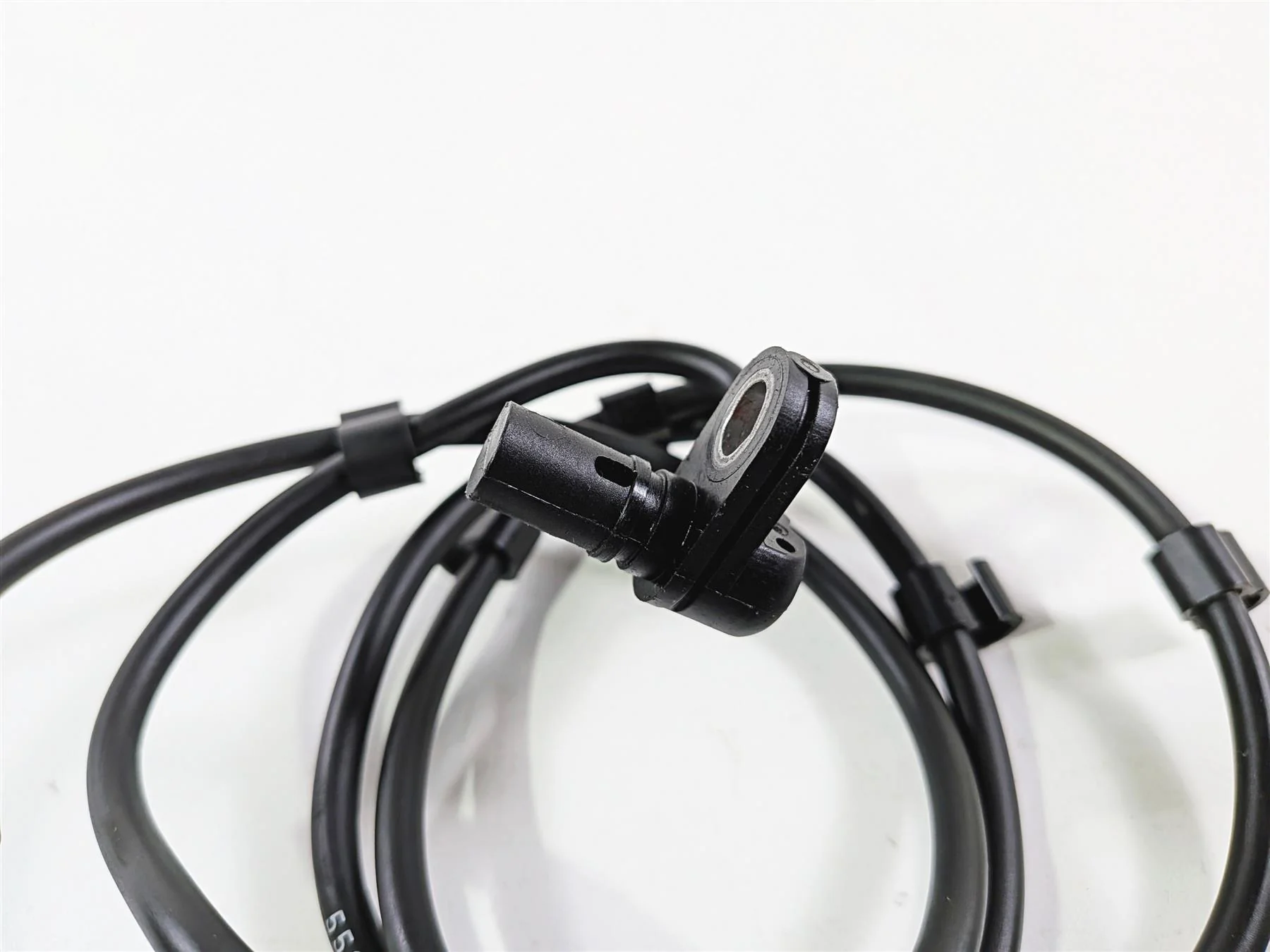 2016 Ducati Hypermotard 939 SP Rear Abs Brake Wheel Speed Sensor 55212121B - Image 9