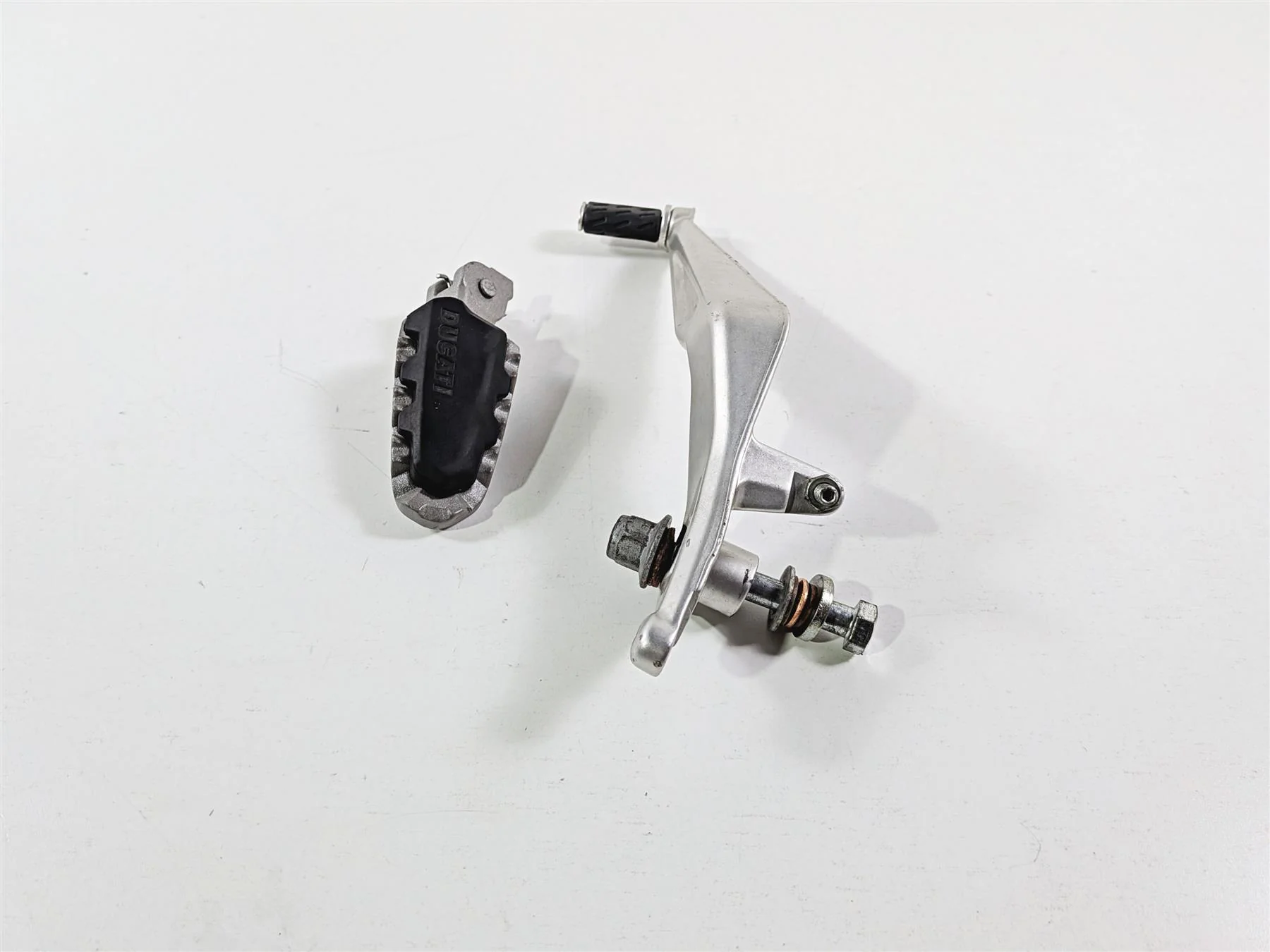 2016 Ducati Hypermotard 939 SP Right Footpeg & Brake Lever Pedal Set 45730561A - Image 6