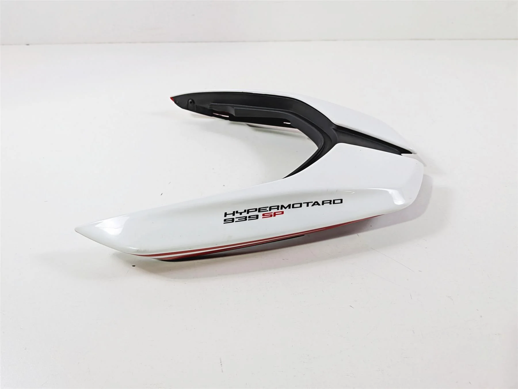2016 Ducati Hypermotard 939 SP Tail Bracket & Cover Fairing Set 48311741A - Image 2