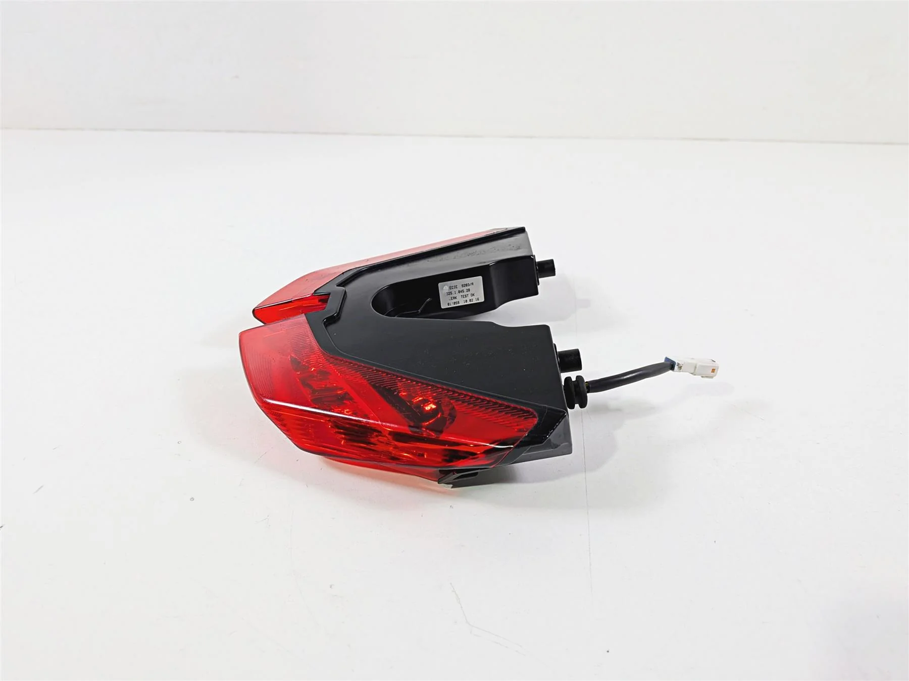 2016 Ducati Hypermotard 939 SP Taillight Tail Light Lamp & Wiring 52510452B - Image 7