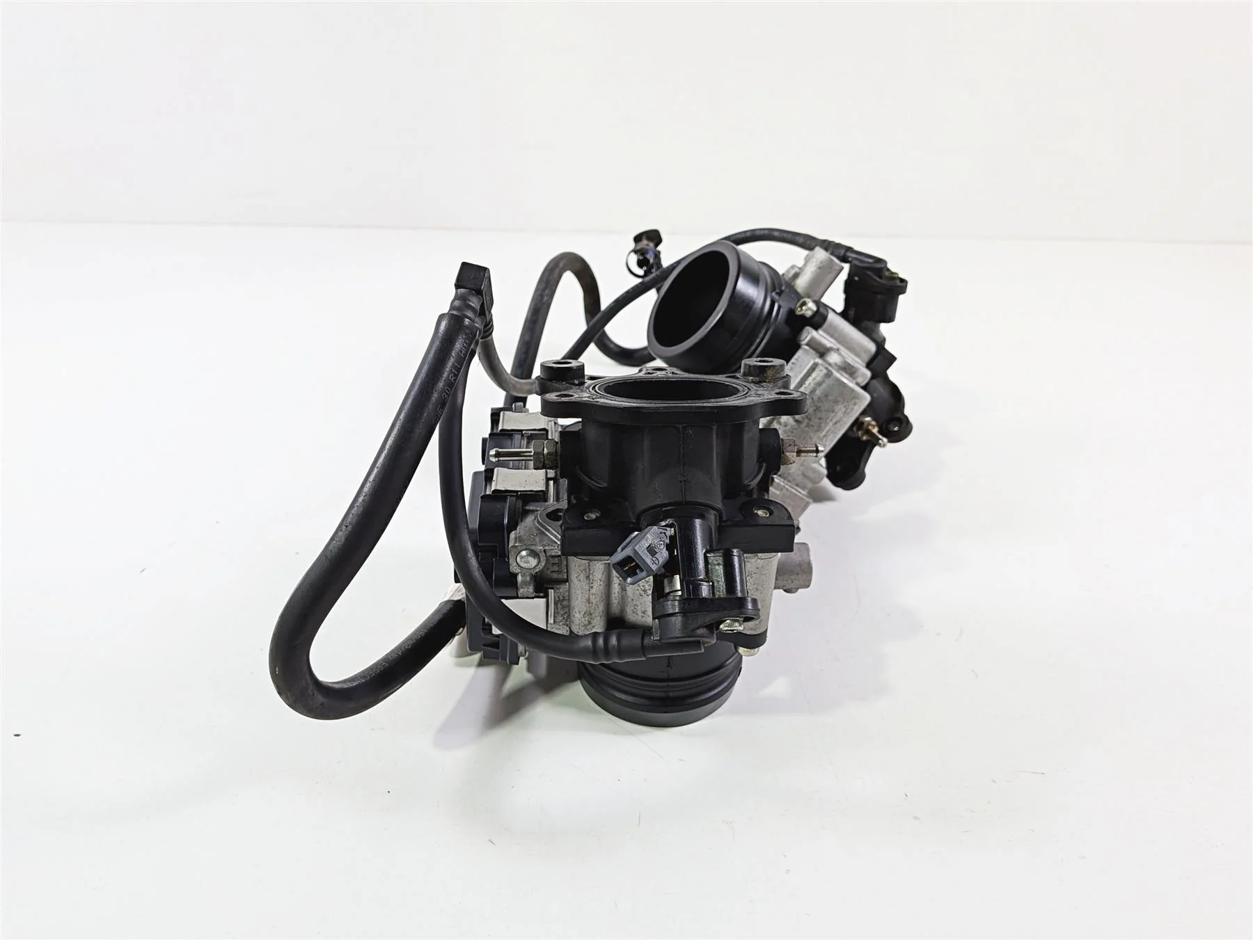 2016 Ducati Hypermotard 939 SP Throttle Body Fuel Injection Set 28240904A - Image 3