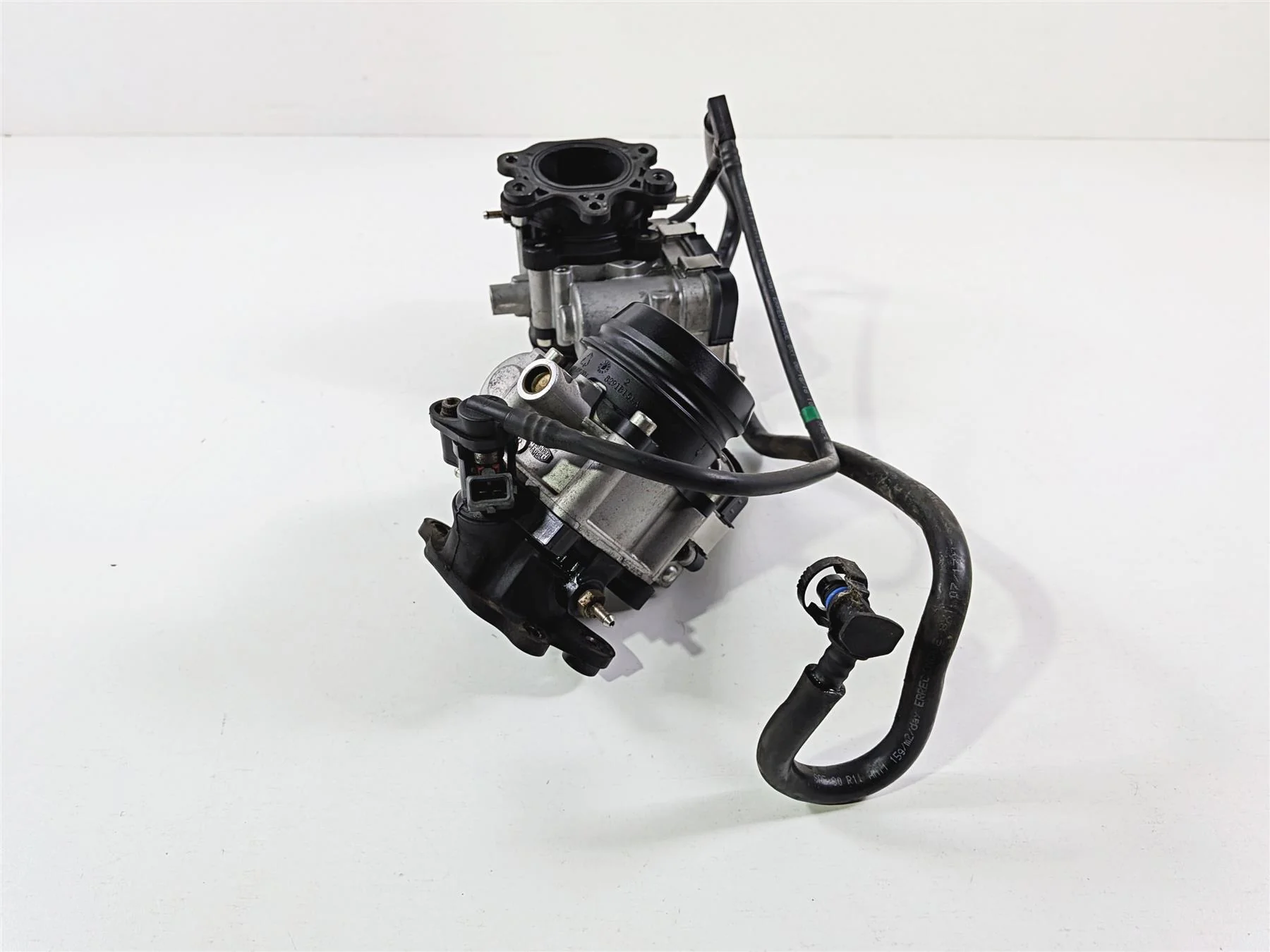 2016 Ducati Hypermotard 939 SP Throttle Body Fuel Injection Set 28240904A - Image 5
