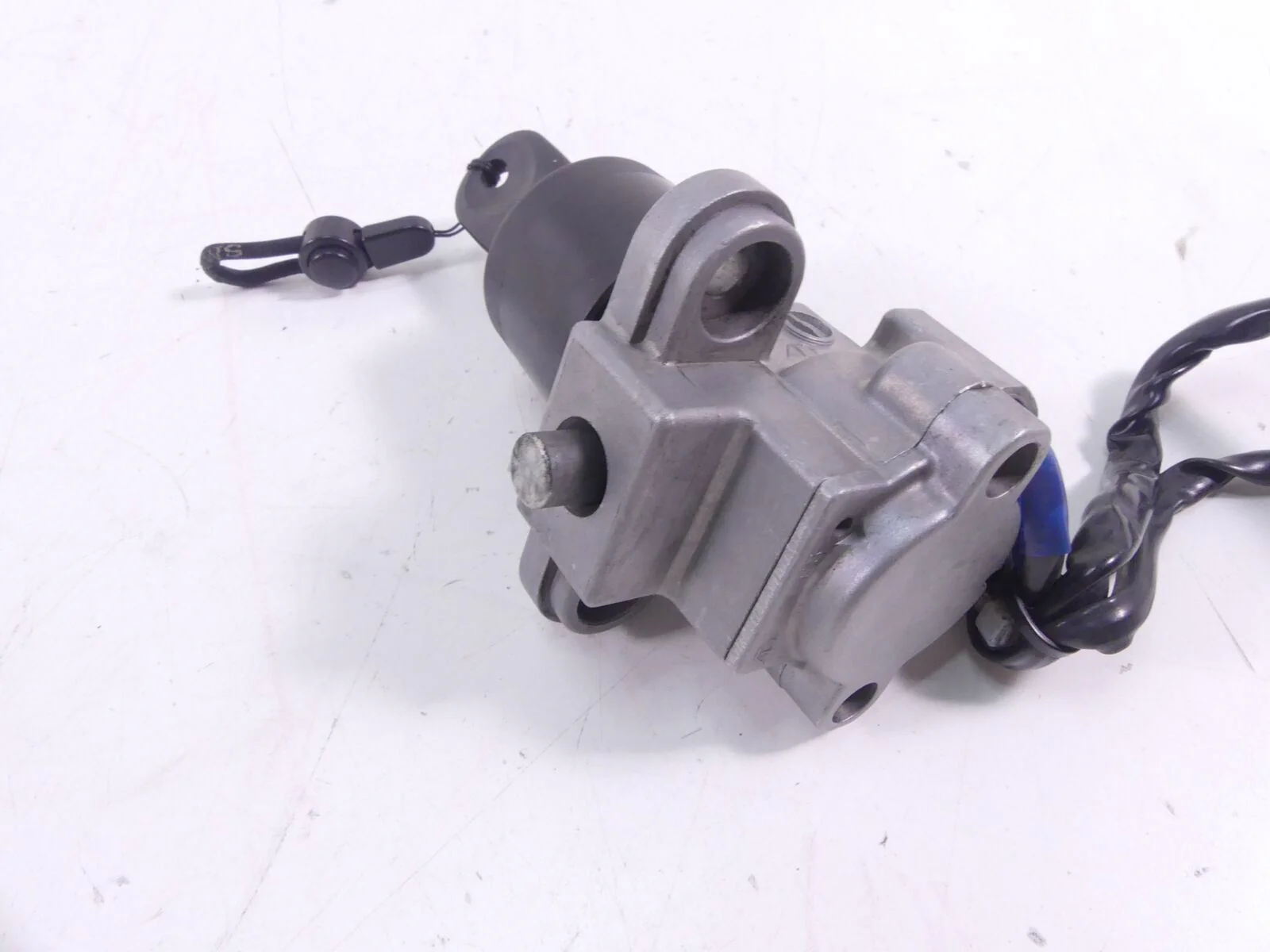 2016 Ducati Hypermotard 939SP Speedometer 11K Ignition Switch Key Set 40611222B - Image 4