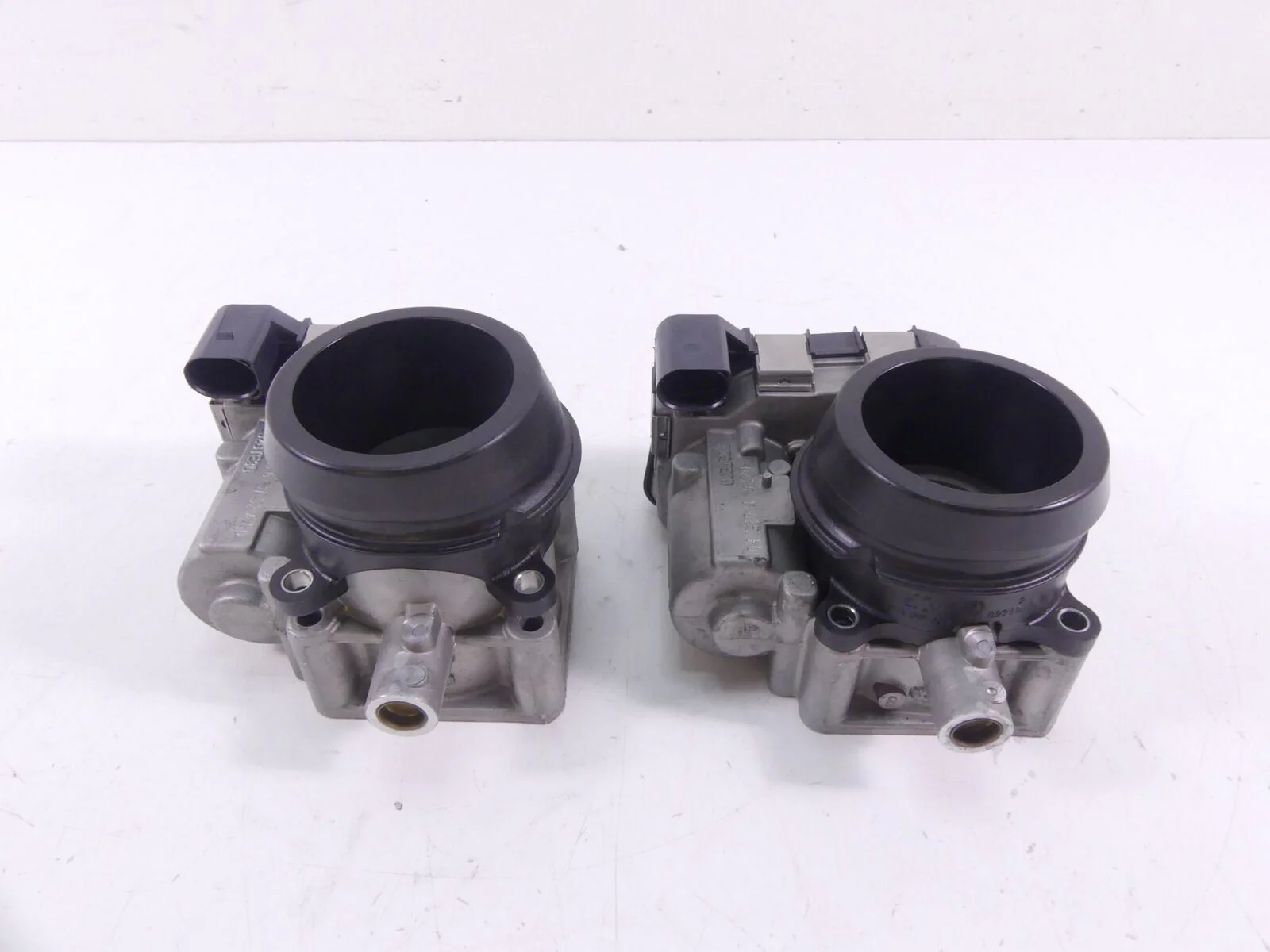 2016 Ducati Hypermotard 939SP Throttle Body Bodies Fuel Injector Set 28240904A