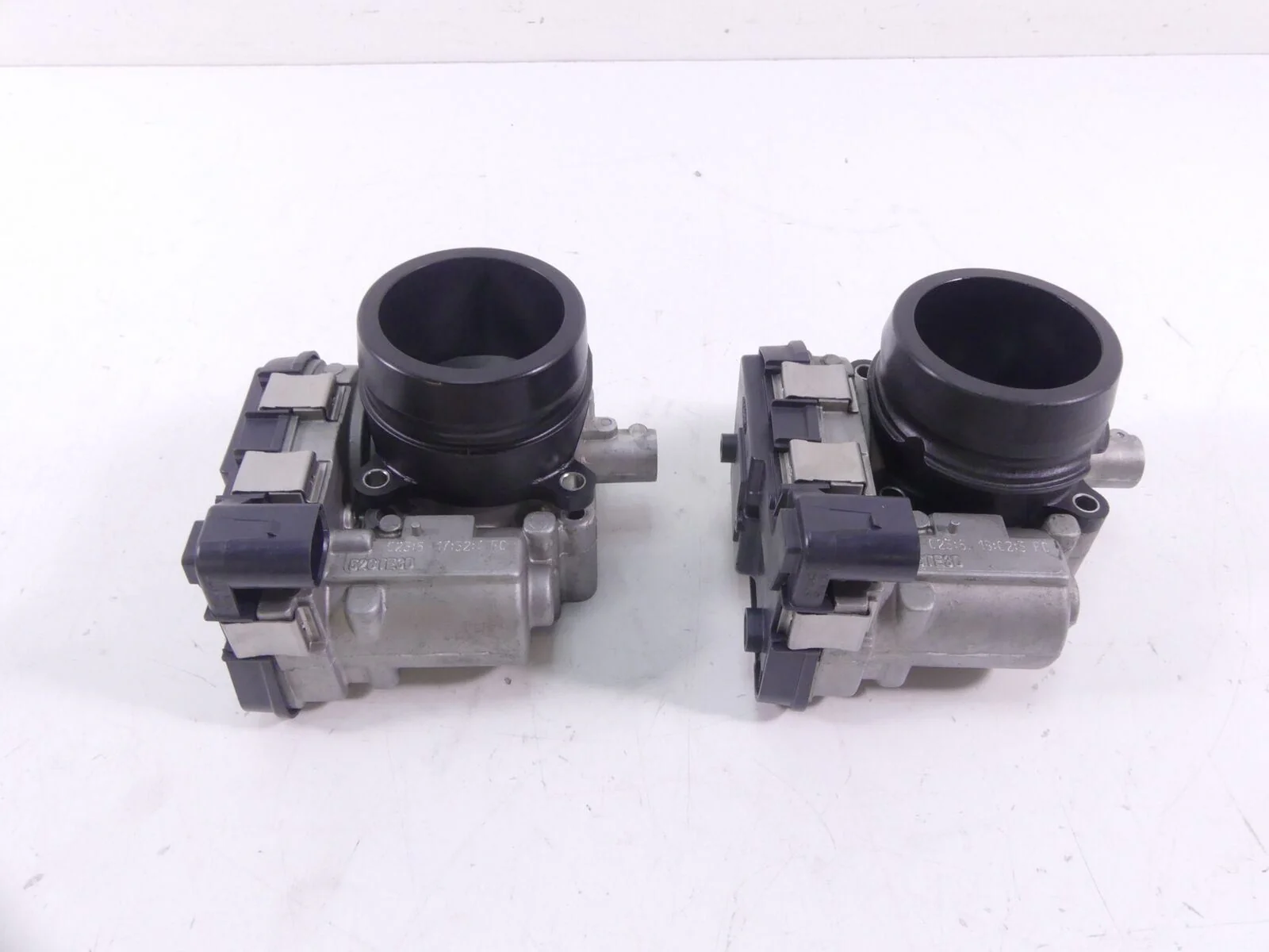2016 Ducati Hypermotard 939SP Throttle Body Bodies Fuel Injector Set 28240904A - Image 2