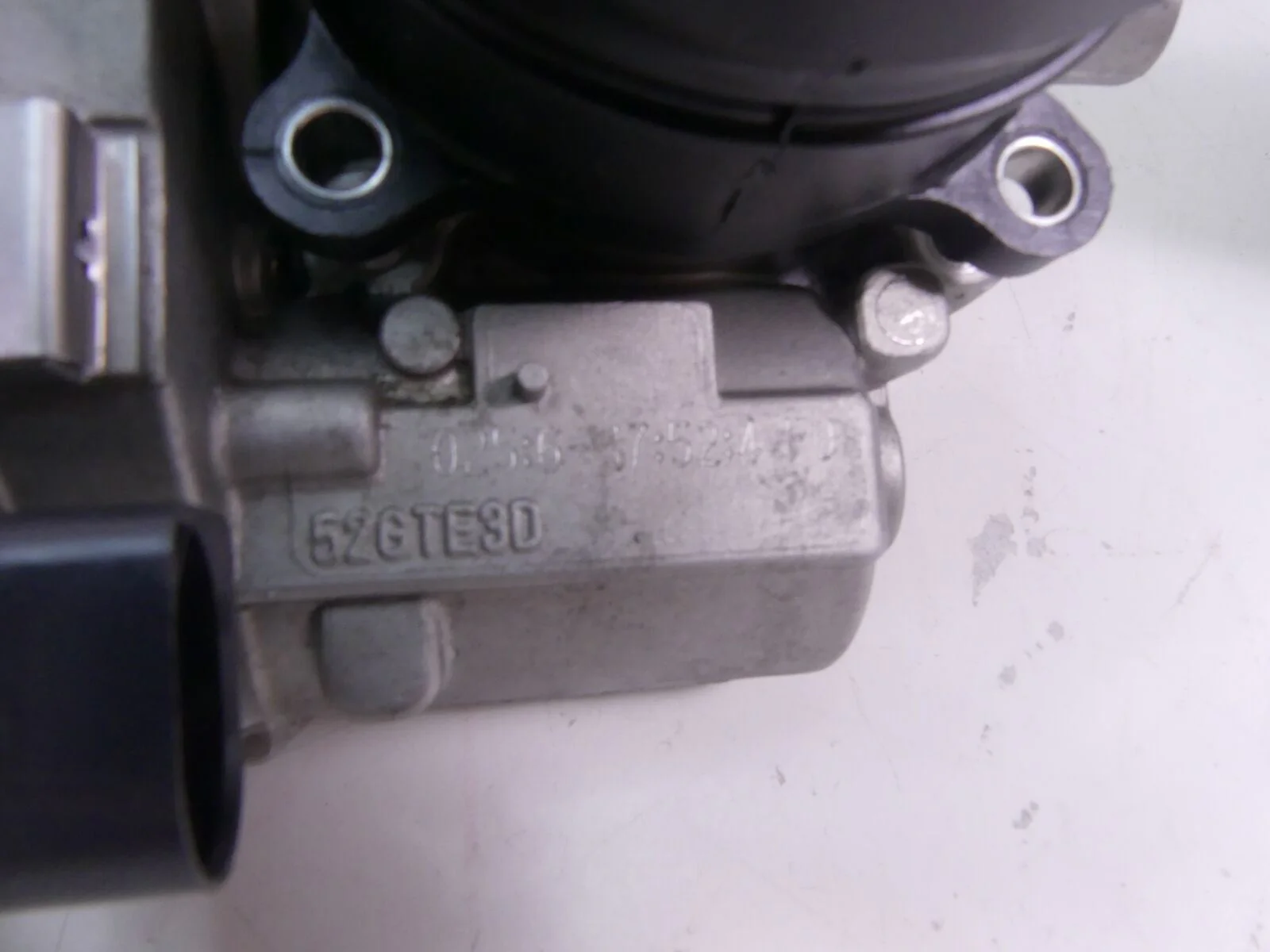 2016 Ducati Hypermotard 939SP Throttle Body Bodies Fuel Injector Set 28240904A - Image 7