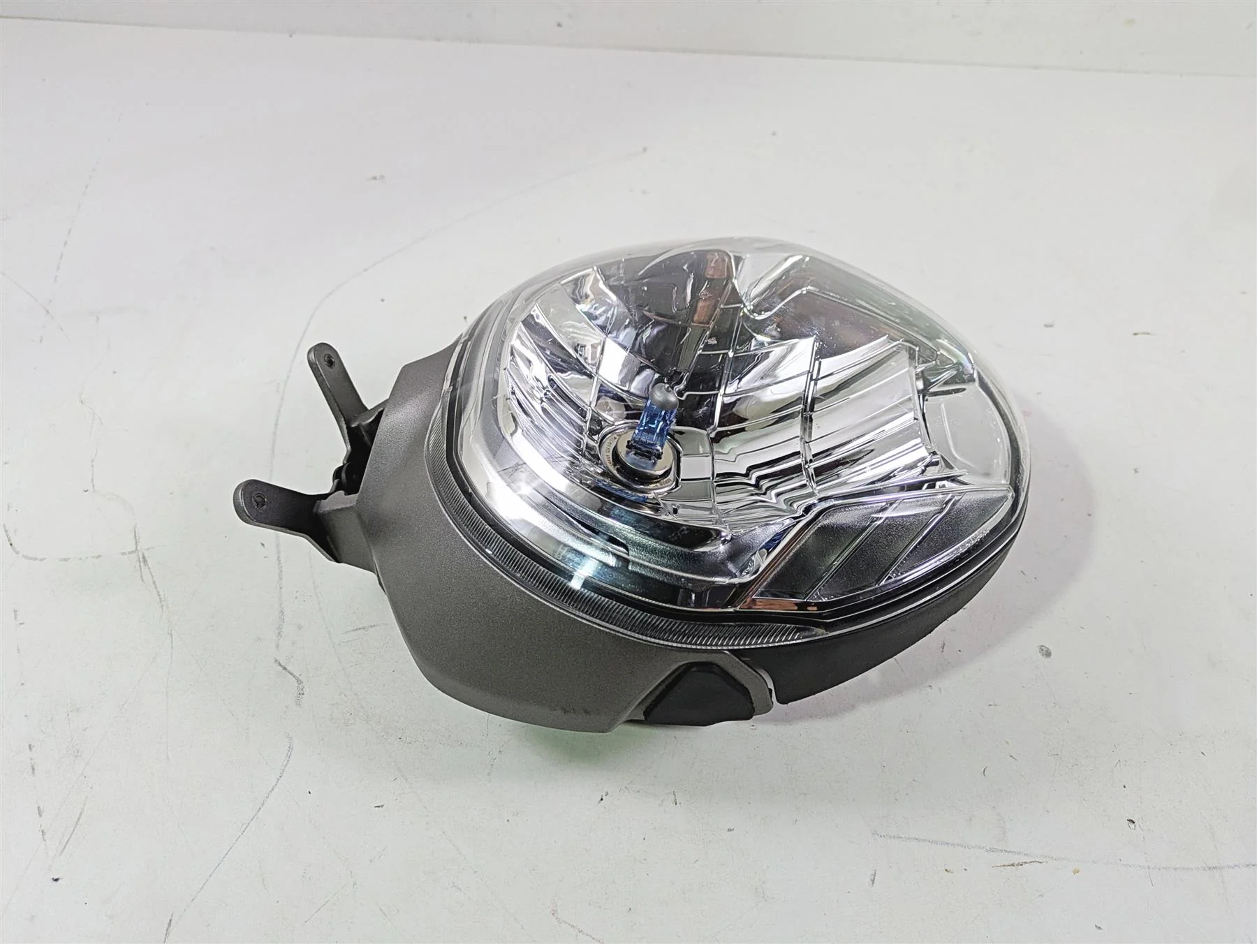 2016 Ducati Monster 1200 S Headlight Lamp & Mounts 52010271C 8291B661BB - Image 4