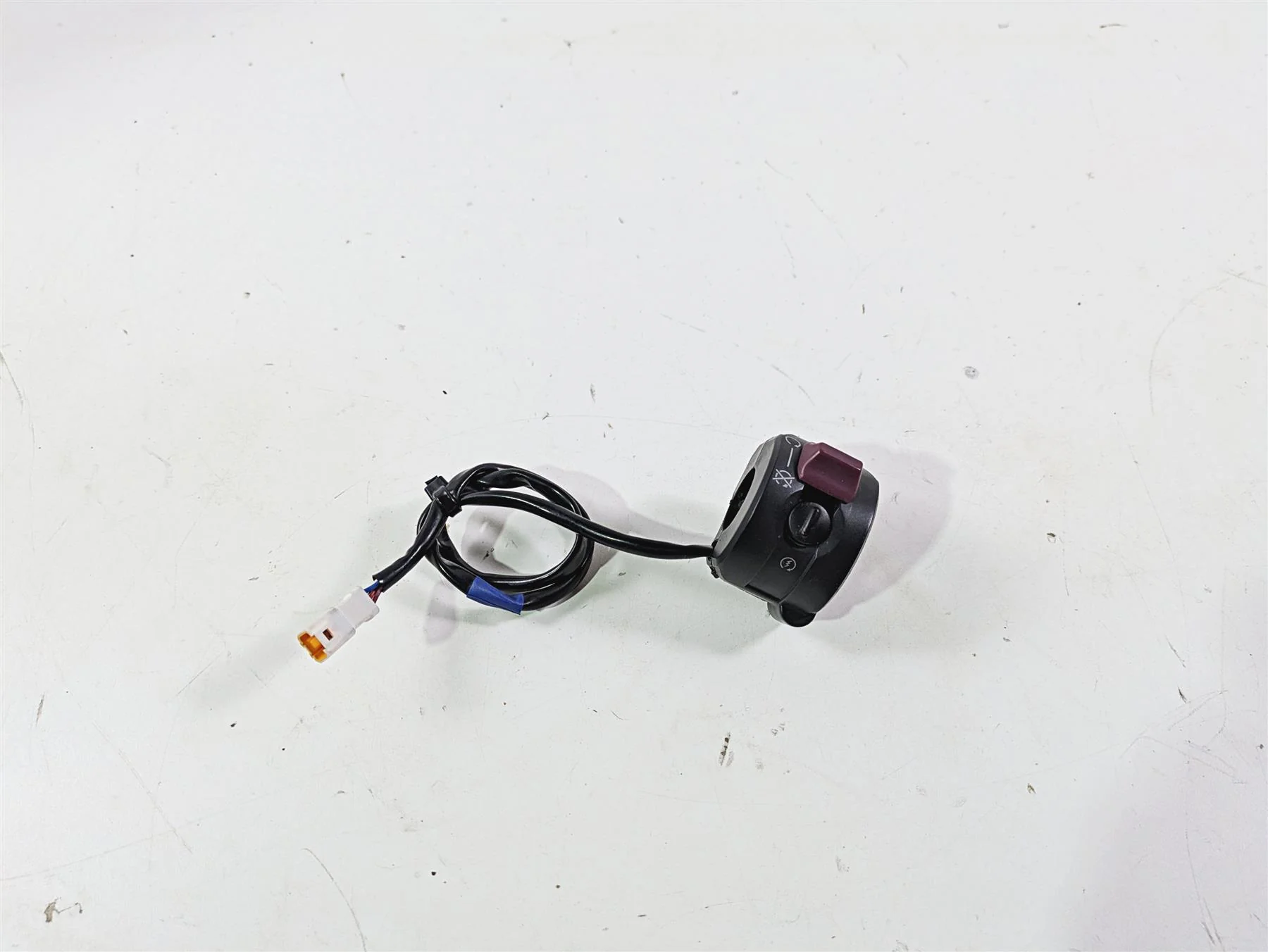 2016 Ducati Monster 1200 S Right Hand Control Switch Start Kill 65010121E - Image 10