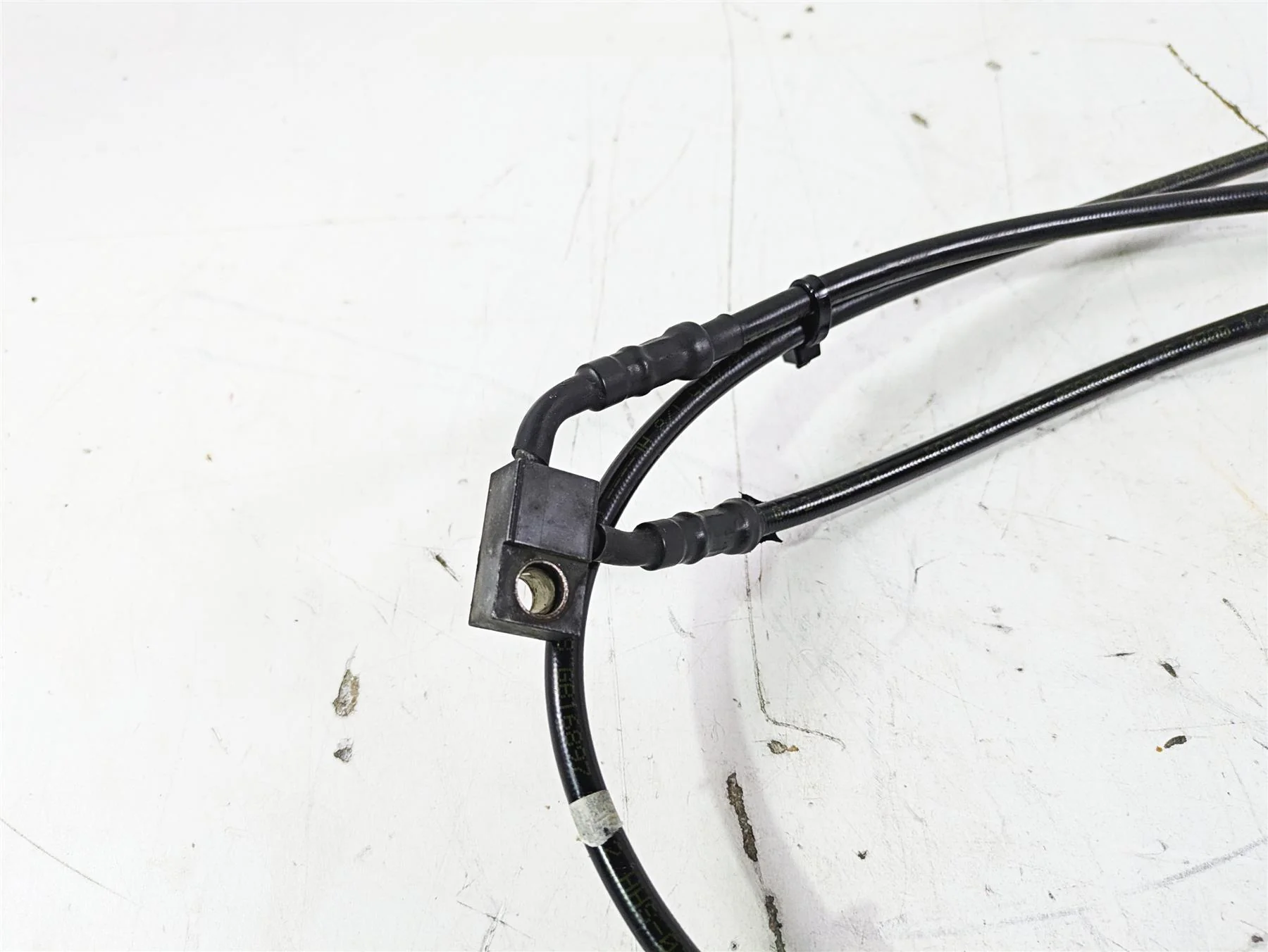 2016 Harley FLSTC Softail Heritage Abs Front Brake Line Hose Set 41800305 - Image 8