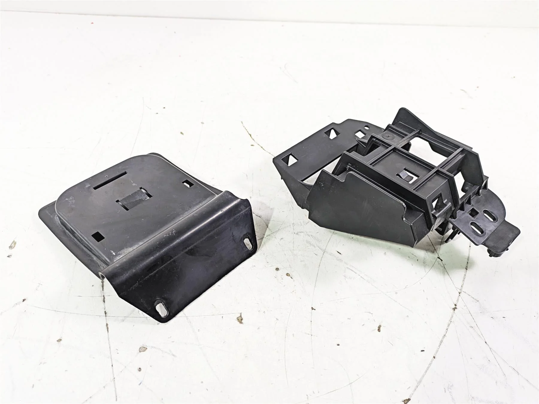 2016 Harley FLSTC Softail Heritage Electric Holder Plastic Set 70354-11 - Image 12