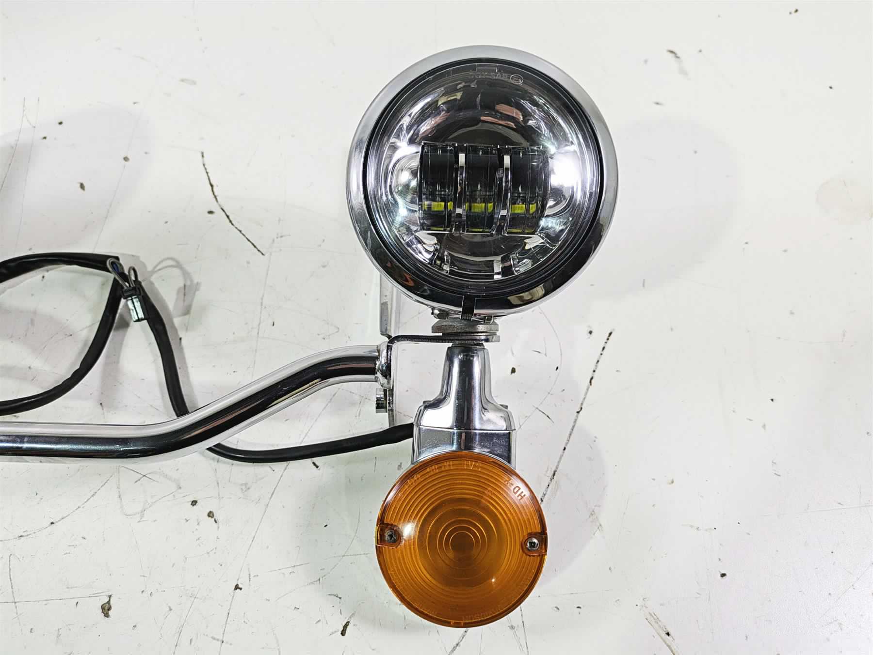 2016 Harley FLSTC Softail Heritage Front Led Spotlight Blinker Set 58082-02A - Image 5