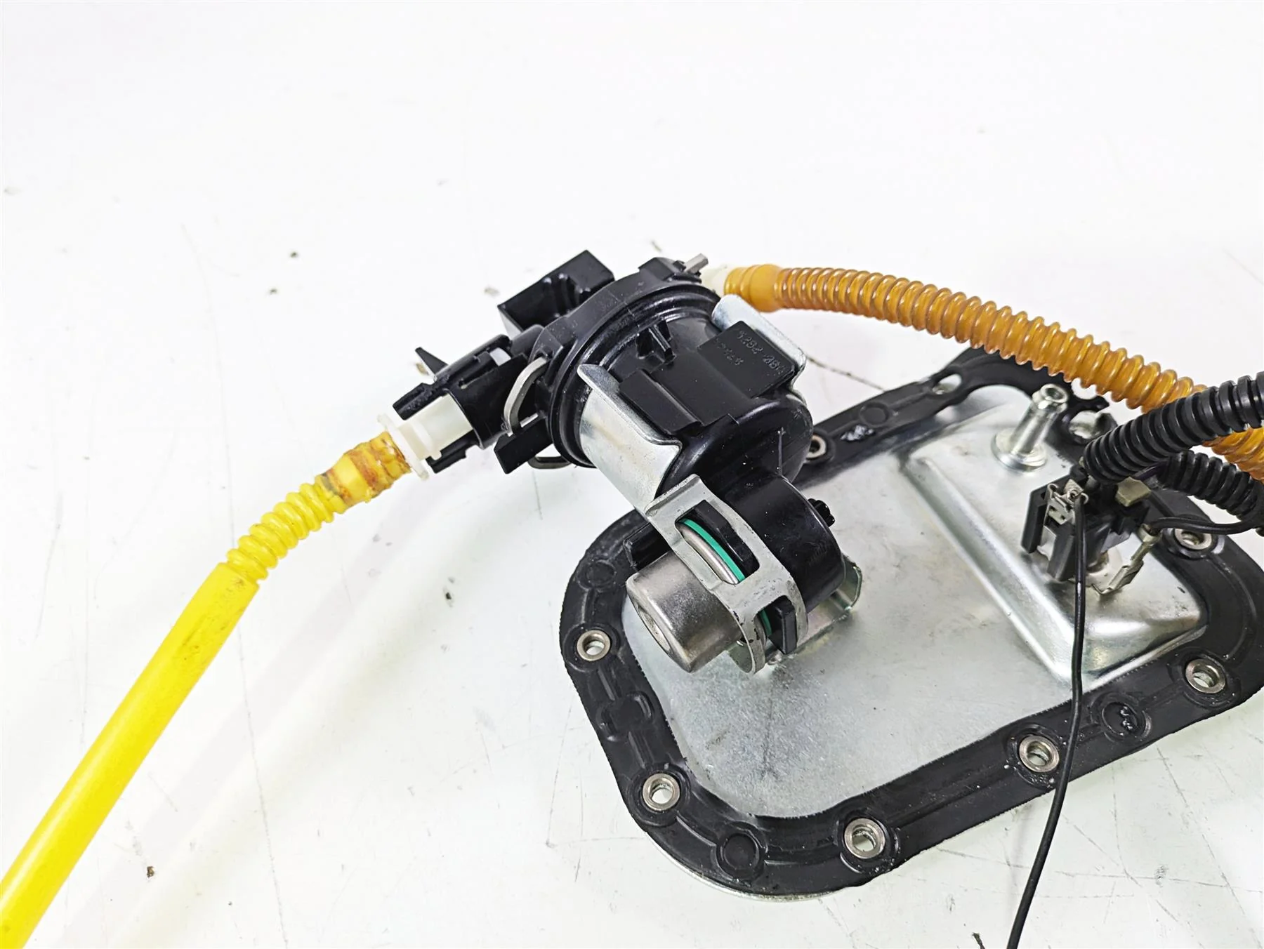 2016 Harley FLSTC Softail Heritage Fuel Gas Petrol Pump TESTED 75252-11A - Image 9