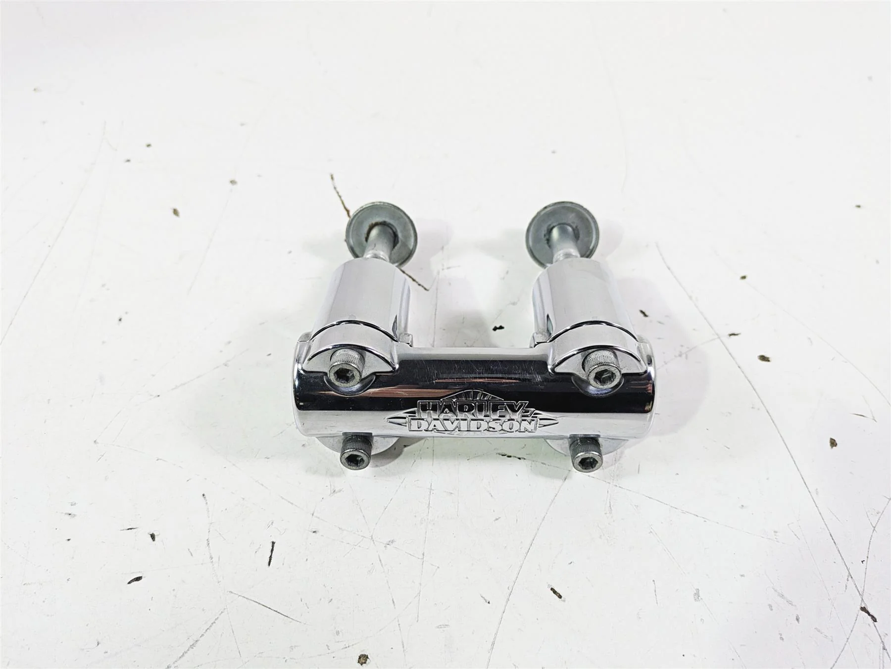 2016 Harley FLSTC Softail Heritage Handlebar Chrome Riser Set 55984-07