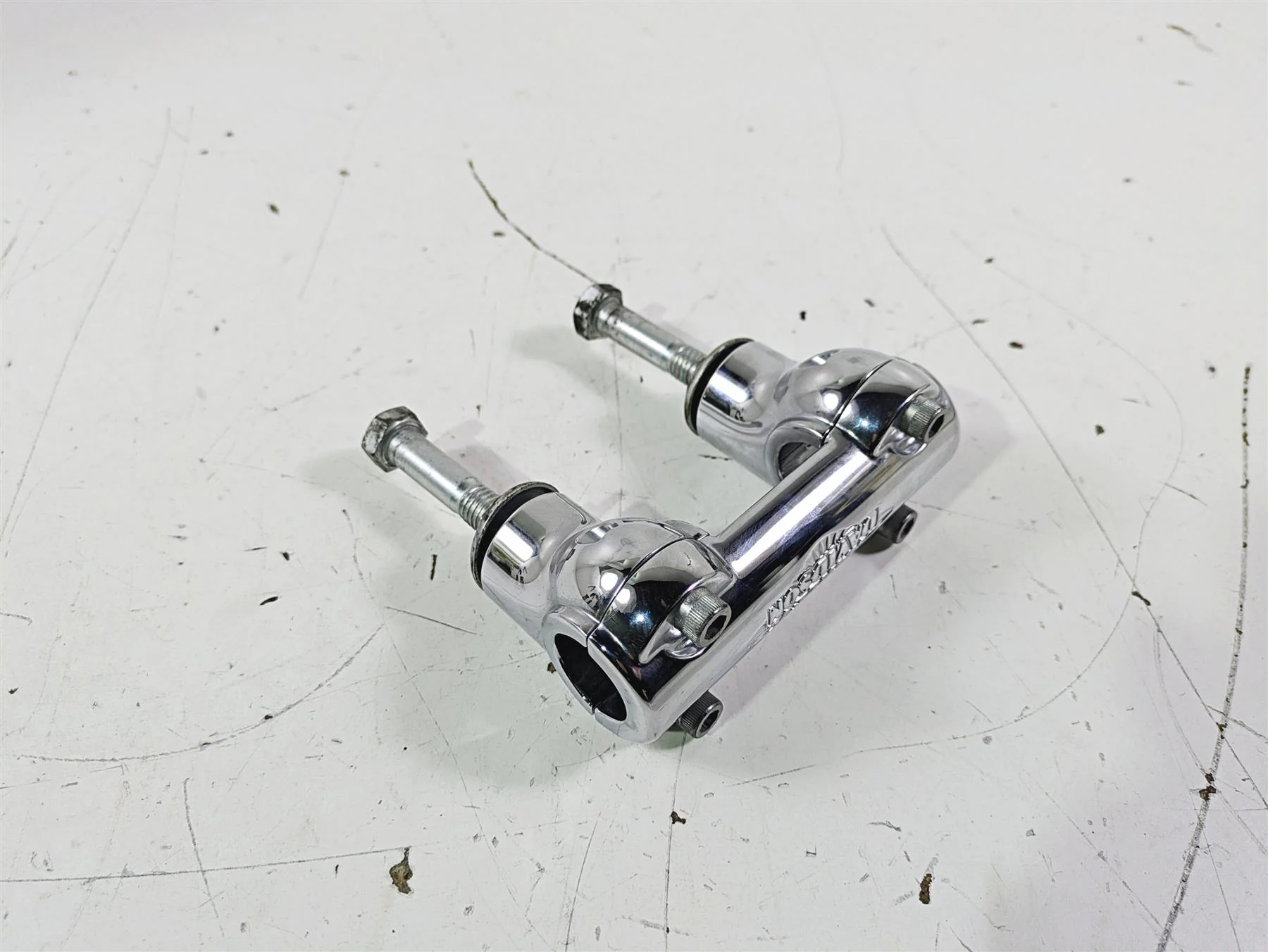 2016 Harley FLSTC Softail Heritage Handlebar Chrome Riser Set 55984-07 - Image 12