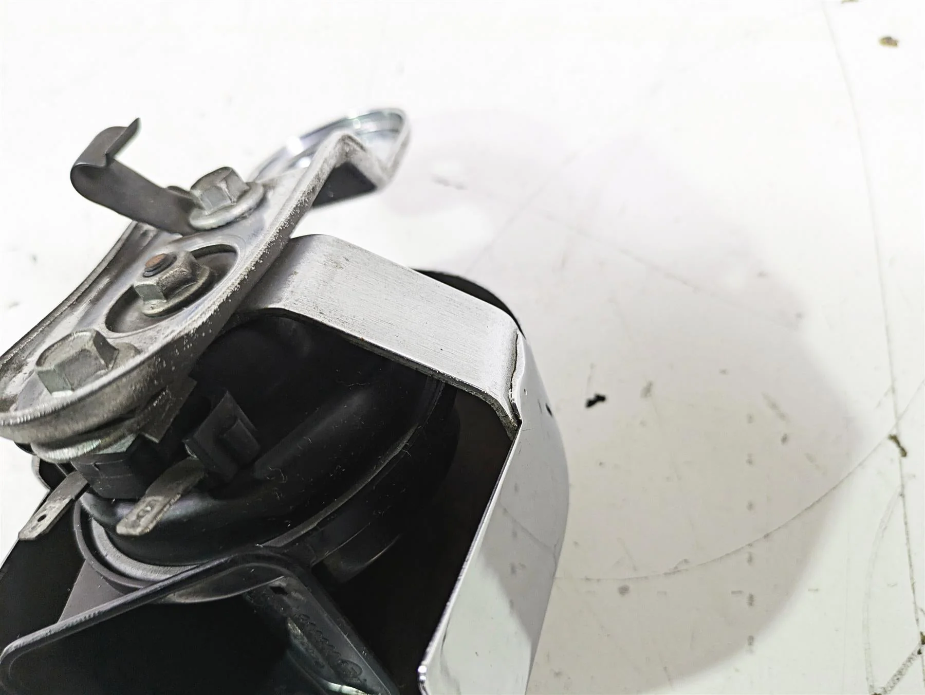 2016 Harley FLSTC Softail Heritage Horn & Chrome Cover 69000026 - Image 9