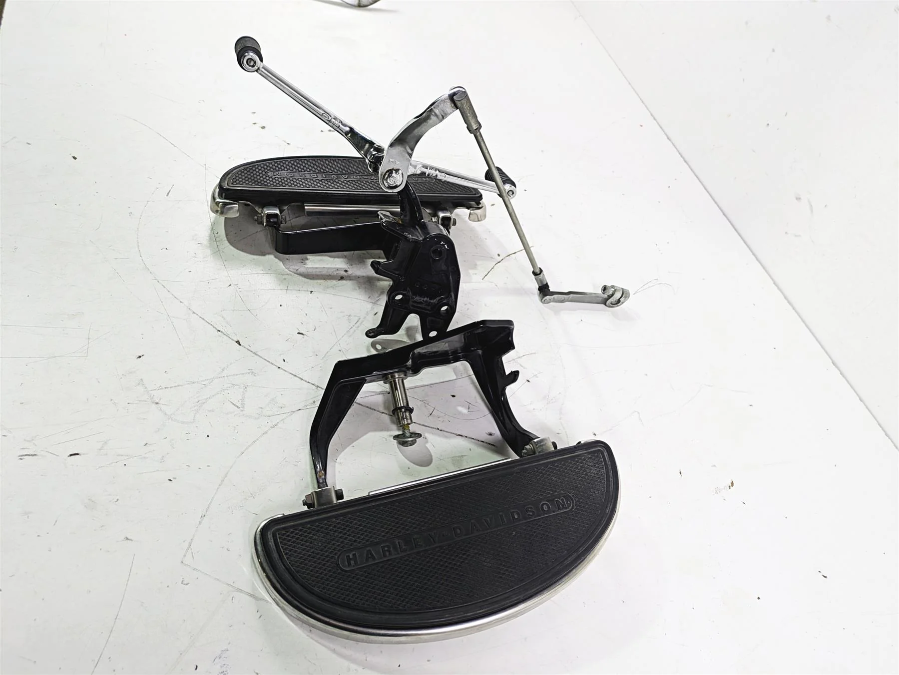 2016 Harley FLSTC Softail Heritage Left Right Front Floor Board Set 33630-07A - Image 4