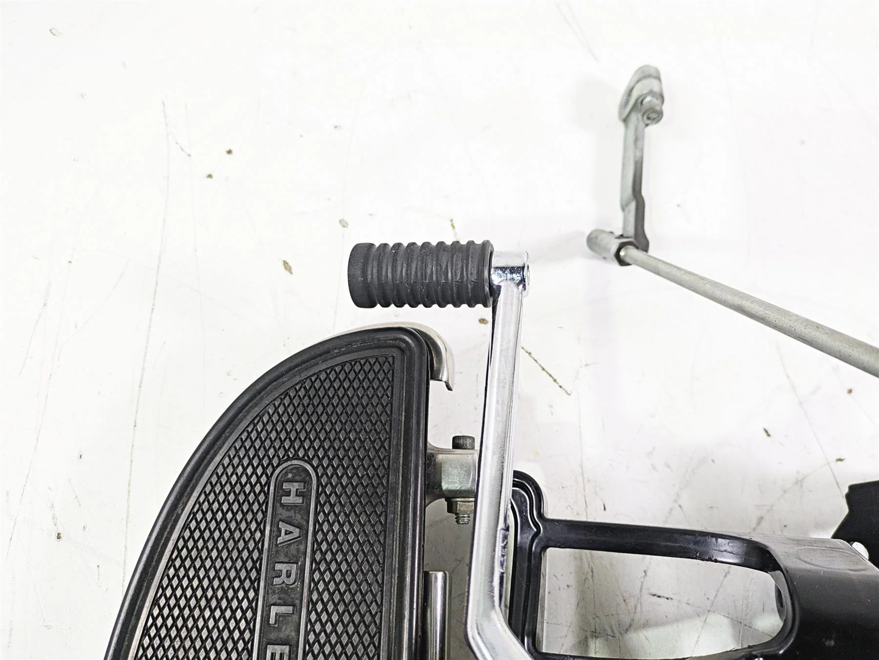 2016 Harley FLSTC Softail Heritage Left Right Front Floor Board Set 33630-07A - Image 9