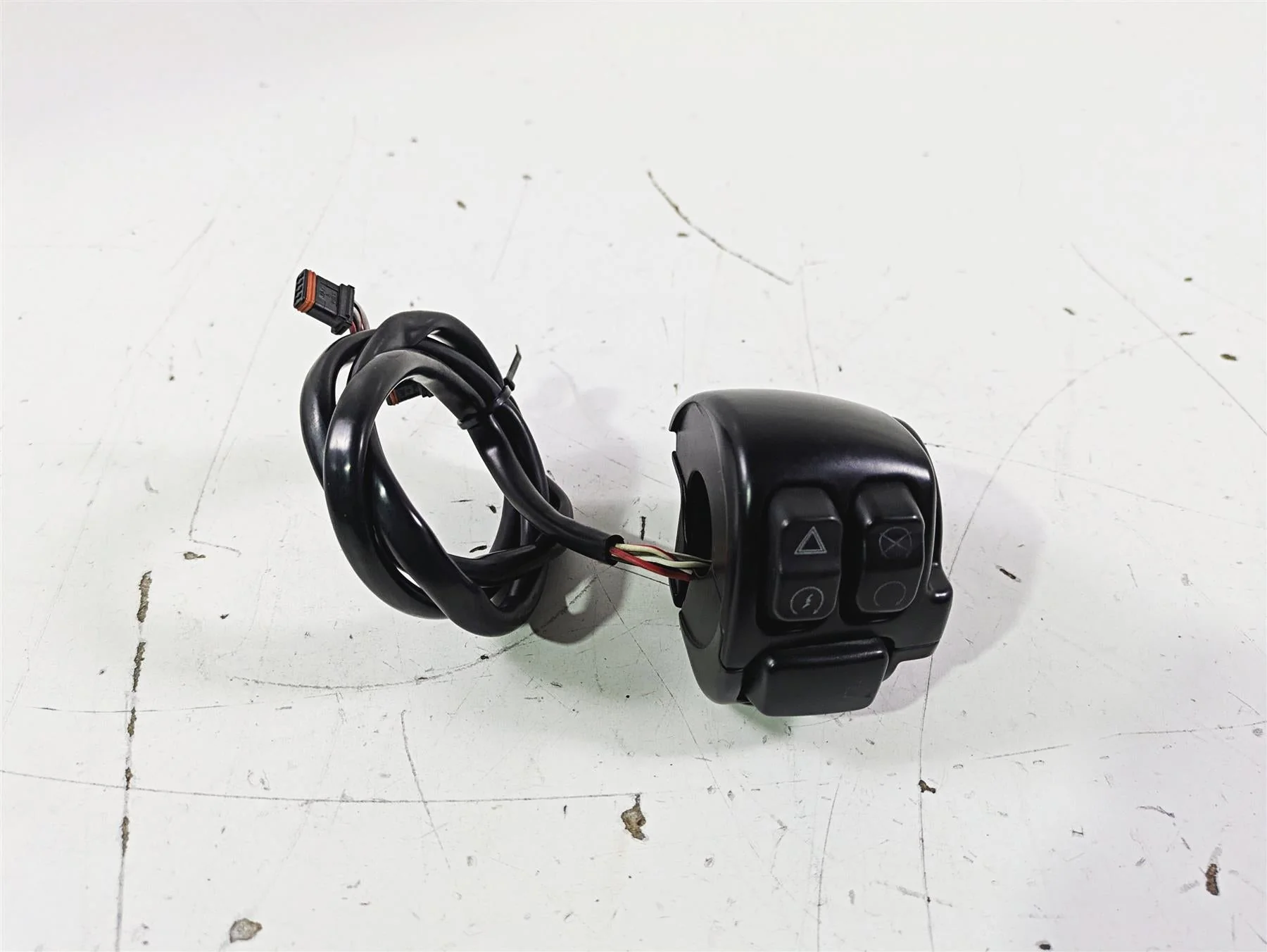 2016 Harley FLSTC Softail Heritage Right Hand Control Switch 71500297