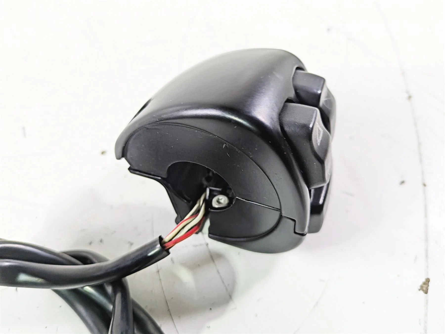 2016 Harley FLSTC Softail Heritage Right Hand Control Switch 71500297 - Image 8