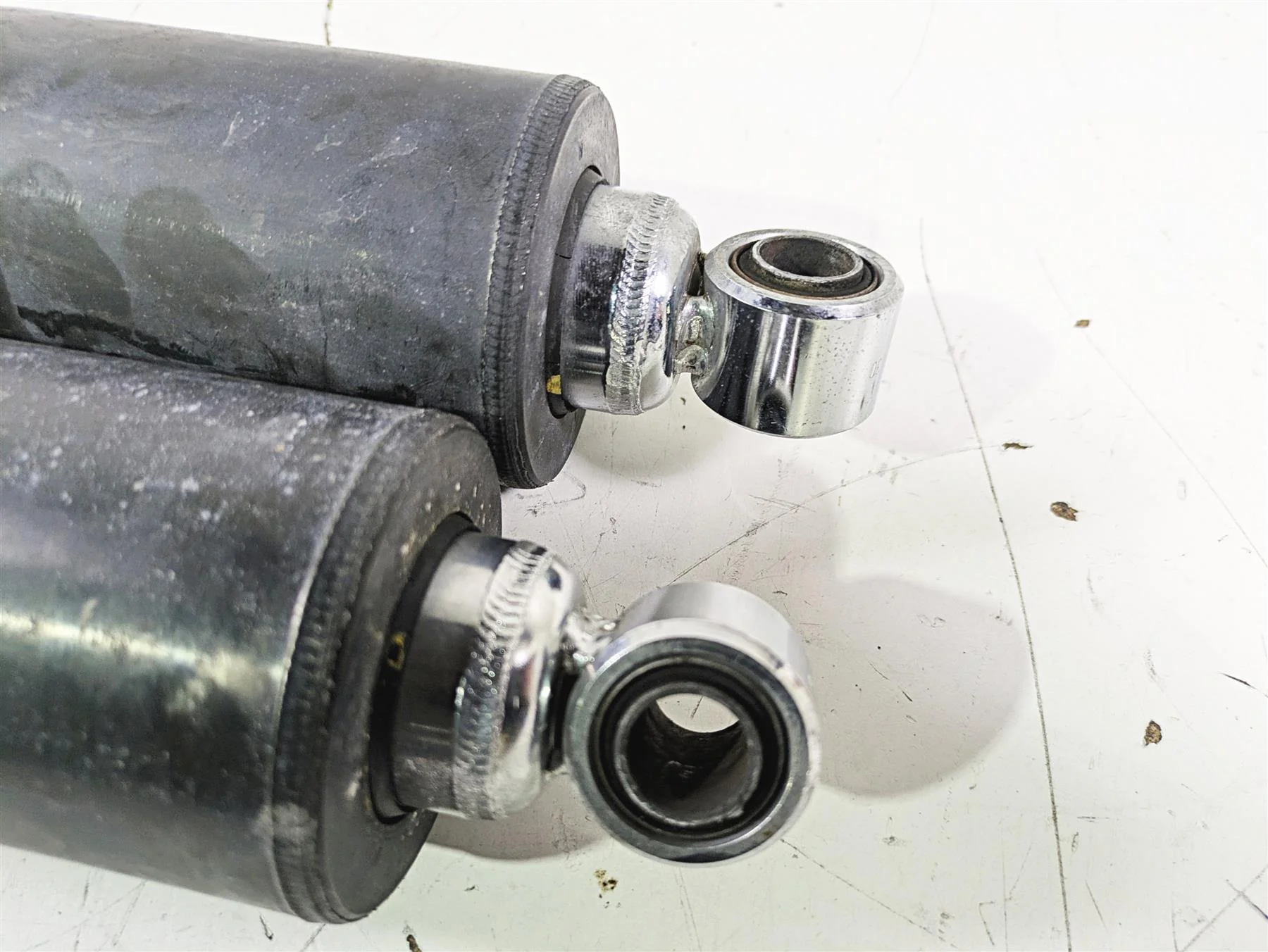 2016 Harley FLSTC Softail Heritage Showa Rear Suspension Shock Set 54508-00B - Image 5