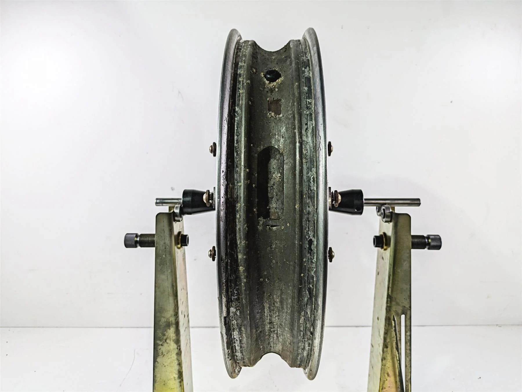 2016 Harley FLTRX Road Glide Front Wheel Rim Enforcer 19x3.5 Ding 43300027 - Image 12