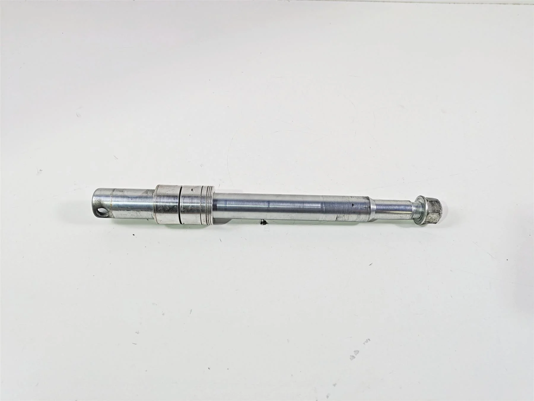 2016 Harley FXDF Dyna Fat Bob Front Axle Wheel Spindle 25mm 41547-07A