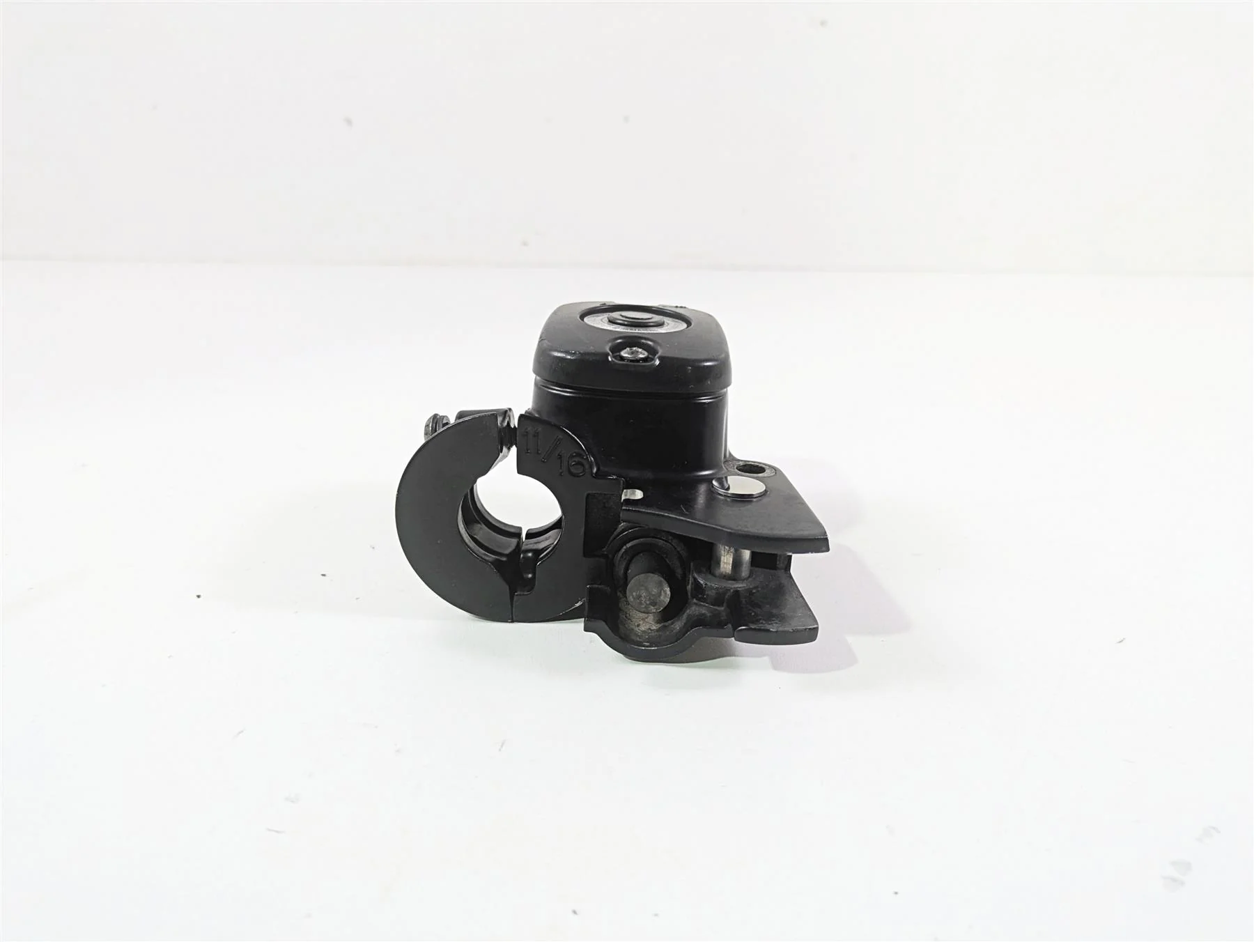 2016 Harley FXDF Dyna Fat Bob Front Brake Master Cylinder 11/16" 45170-08F - Image 6