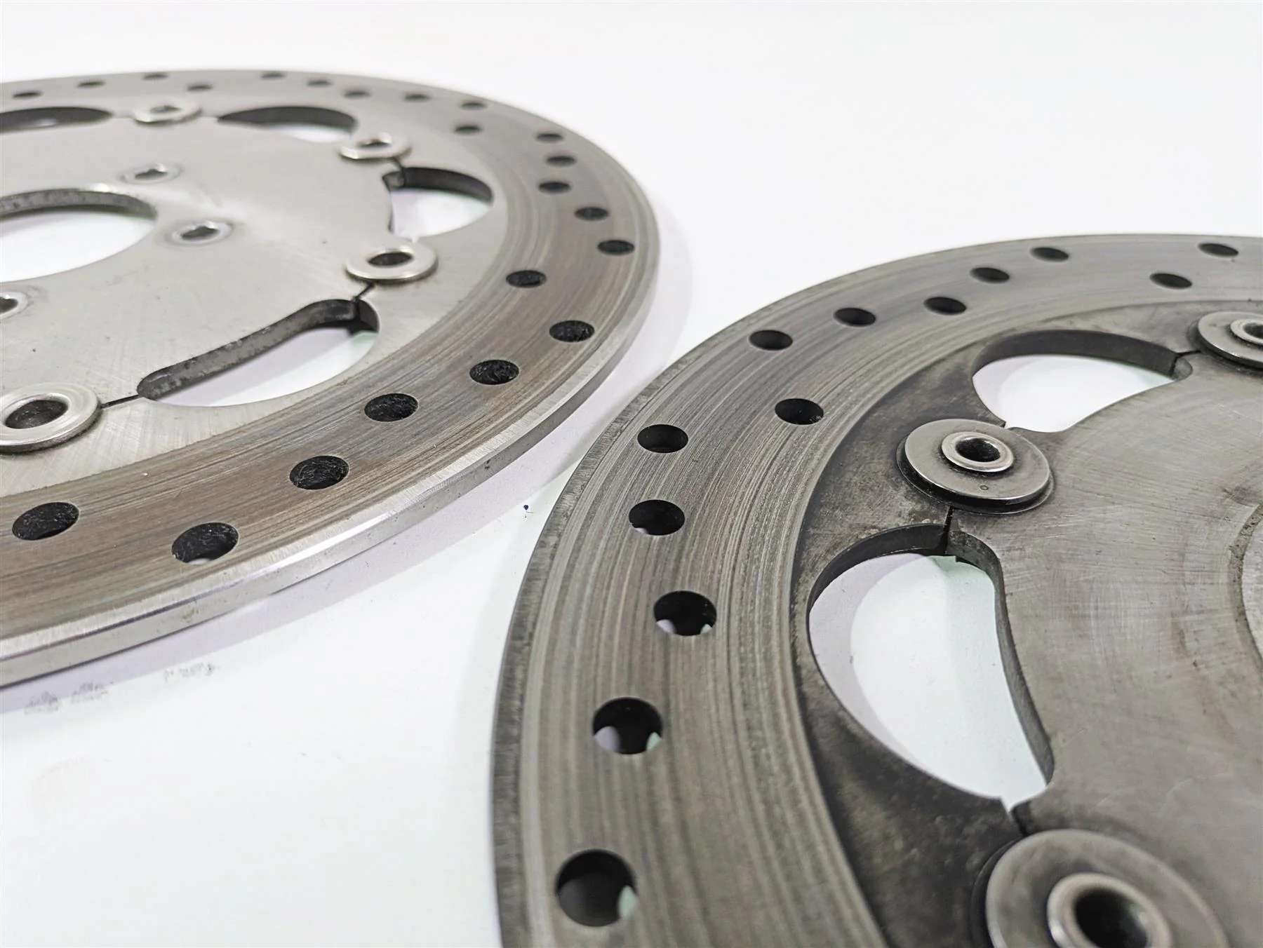 2016 Harley FXDF Dyna Fat Bob Front Brake Rotor Disc Set 46717-10 - Image 11