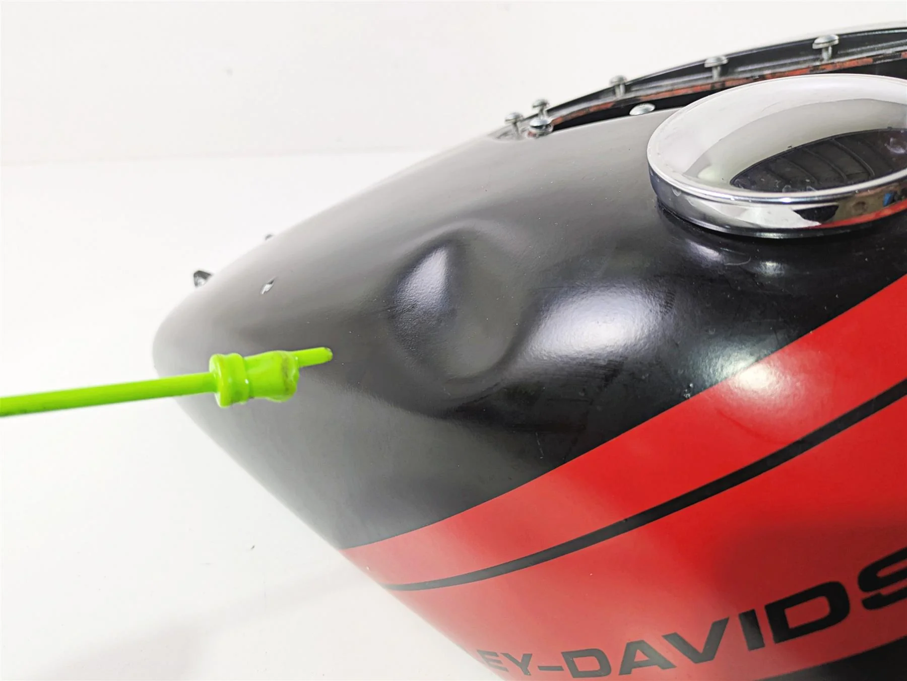 2016 Harley FXDF Dyna Fat Bob Fuel Gas Petrol Tank -Dented 61000705 - Image 6
