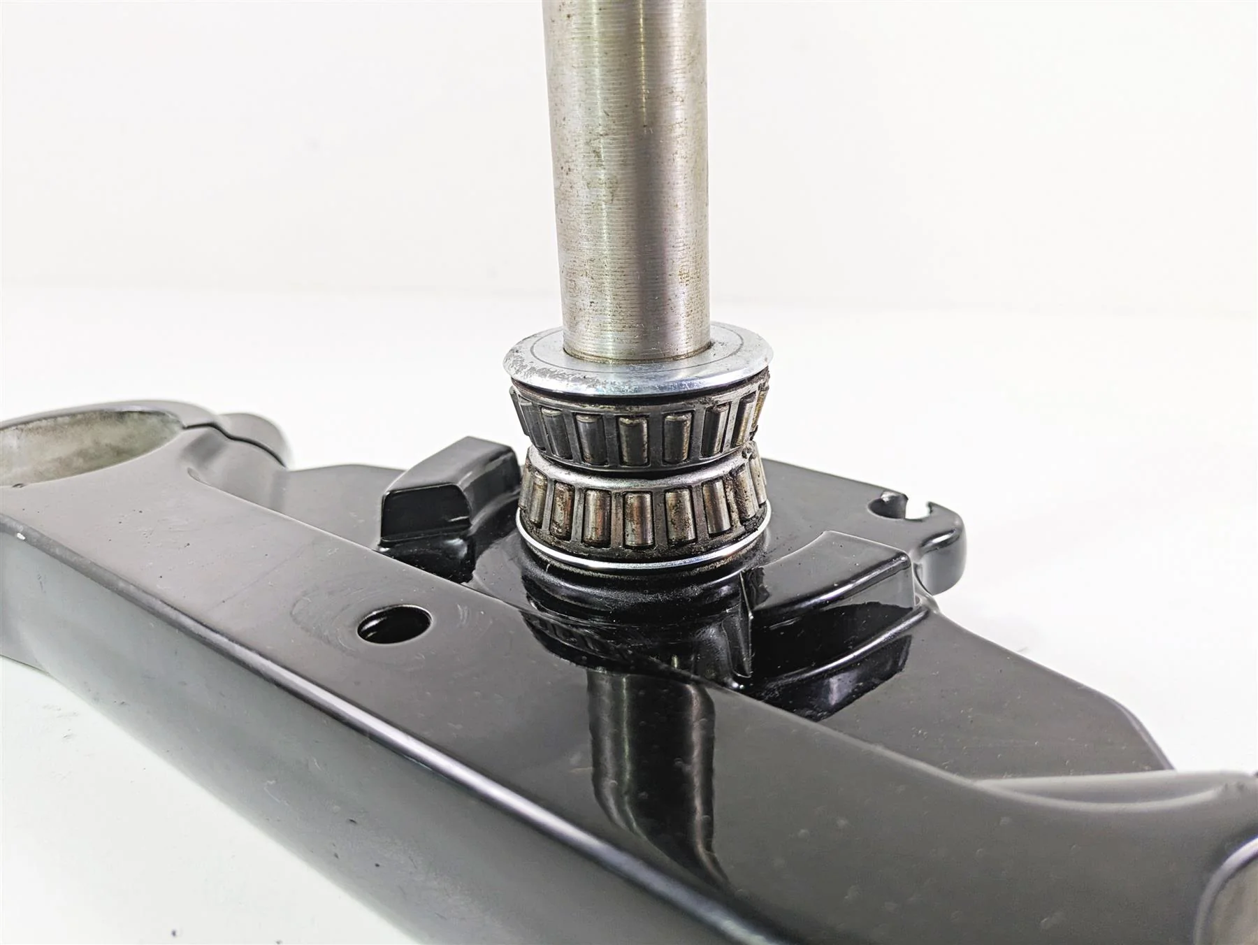 2016 Harley FXDF Dyna Fat Bob Lower Triple Tree Steering Clamp Black 48659-09 - Image 4