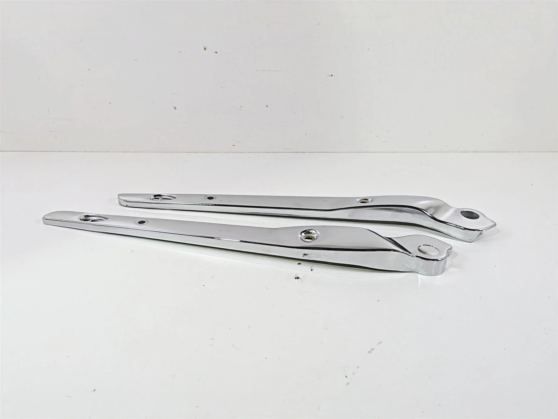 2016 Harley FXDF Dyna Fat Bob Rear Fender Chrome Struts 59410-08 59281-08 - Image 2