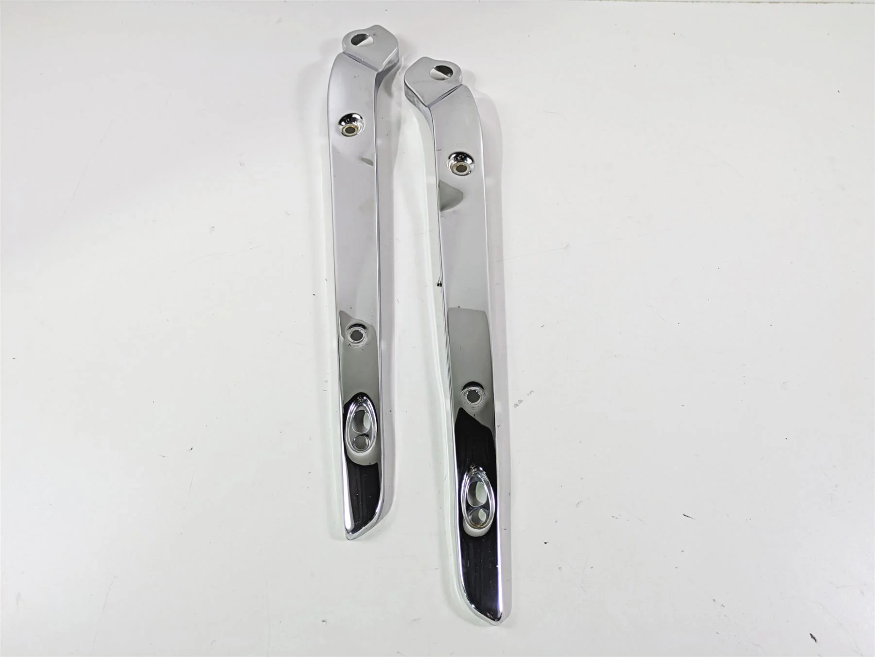 2016 Harley FXDF Dyna Fat Bob Rear Fender Chrome Struts 59410-08 59281-08 - Image 3