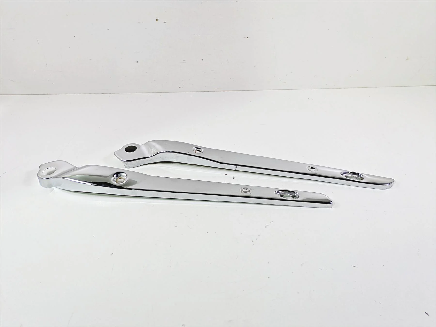 2016 Harley FXDF Dyna Fat Bob Rear Fender Chrome Struts 59410-08 59281-08 - Image 4