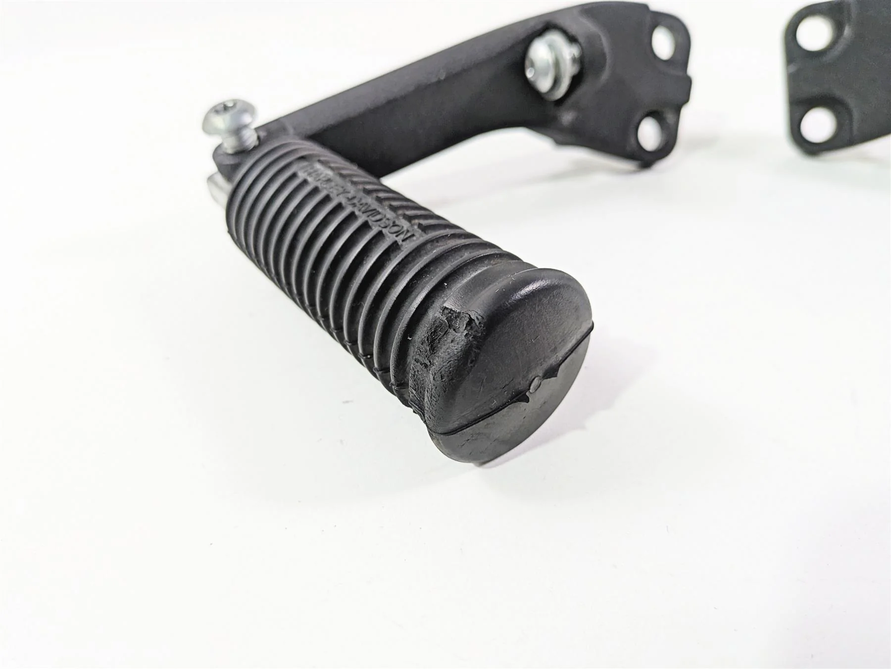 2016 Harley FXDF Dyna Fat Bob Rear Passenger Footpeg Set 49230-06 49224-06A - Image 9
