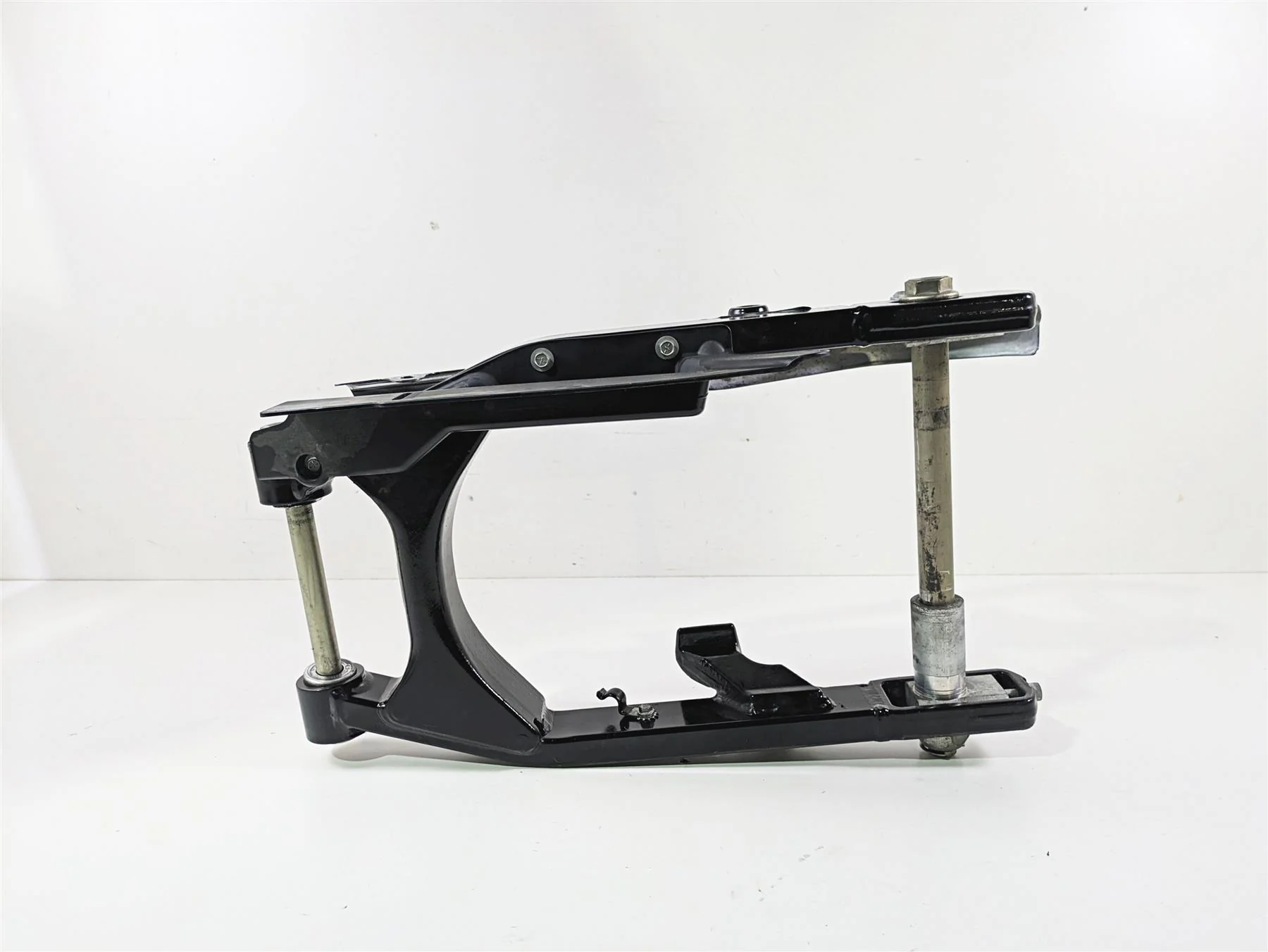 2016 Harley FXDF Dyna Fat Bob Rear Swingarm & Belt Guards 47820-10 - Image 3