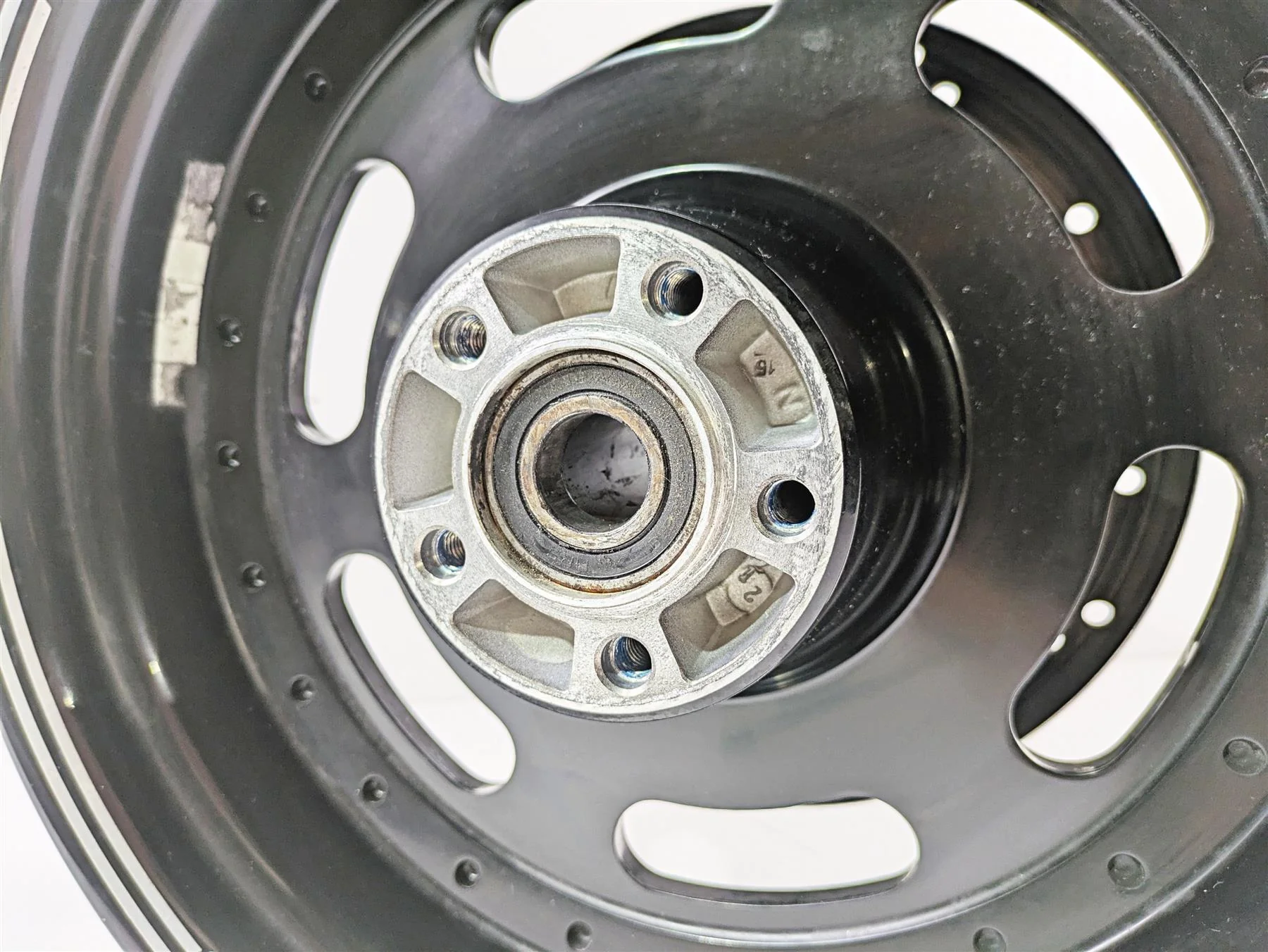 2016 Harley FXDF Dyna Fat Bob Rear Wheel Rim 16x5 Black - Straight 40900261 - Image 10