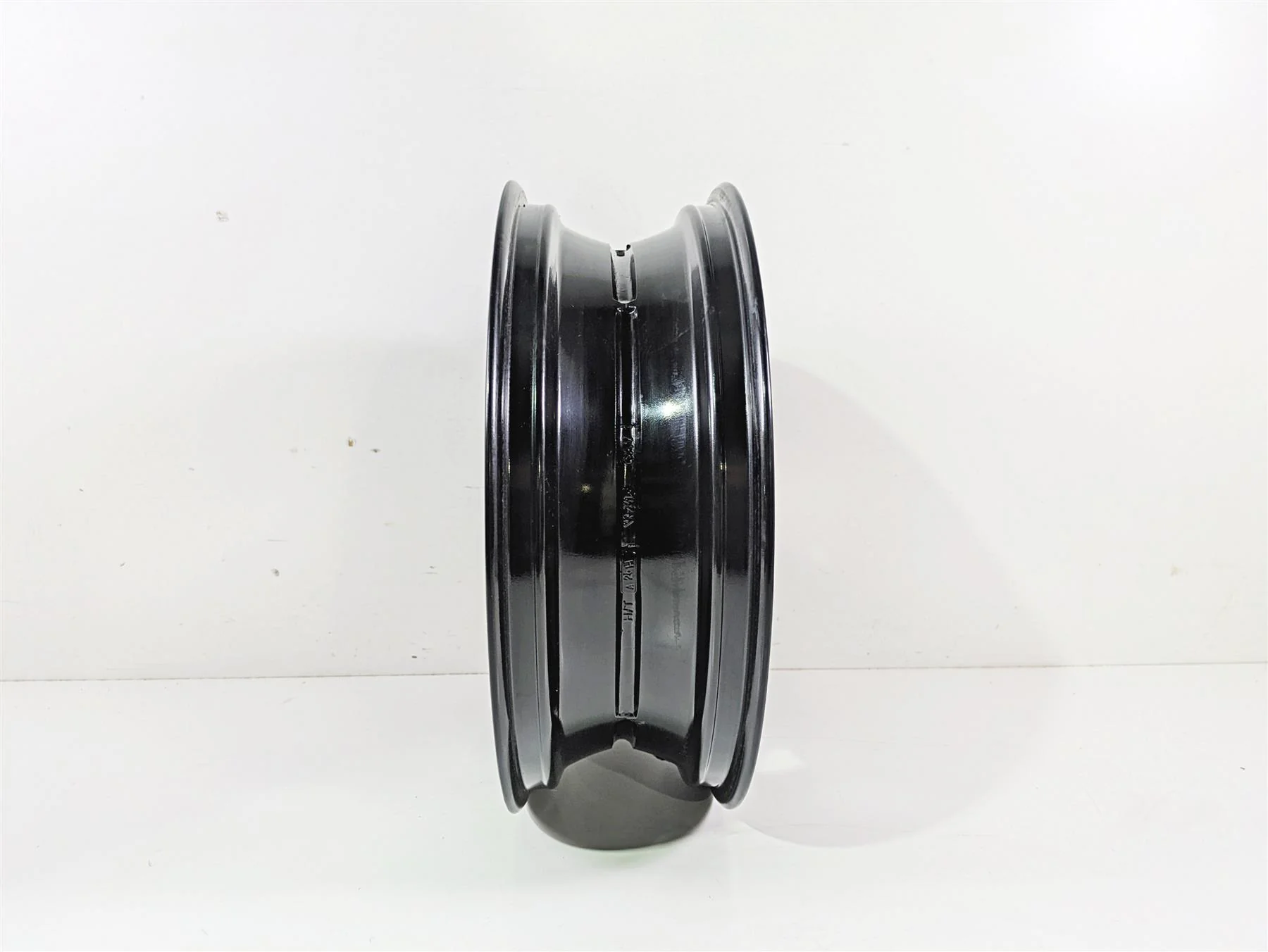 2016 Harley FXDF Dyna Fat Bob Rear Wheel Rim 16x5 Black - Straight 40900261 - Image 5