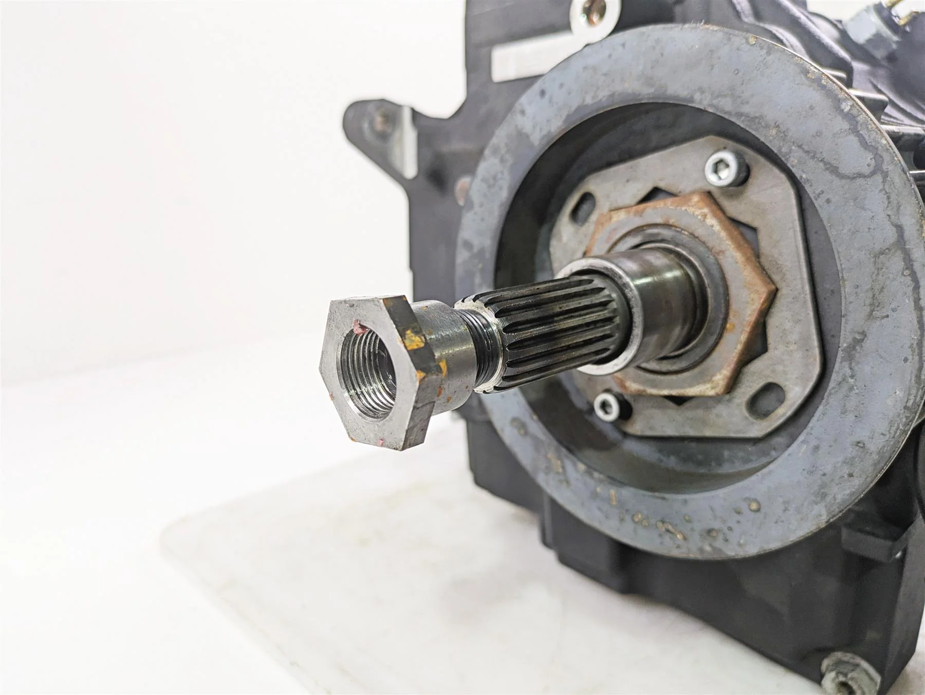 2016 Harley FXDF Dyna Fat Bob Transmission Gear Box 6 Speed 33083-10A - Image 8