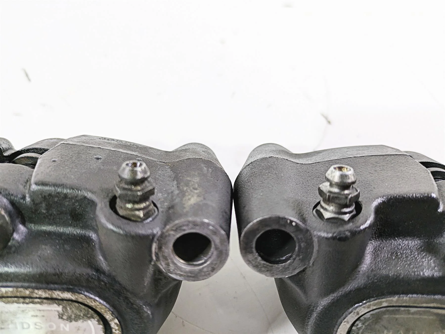 2016 Harley FXDL Dyna Low Rider Front Brake Caliper Set 41300001 41300002 - Image 10
