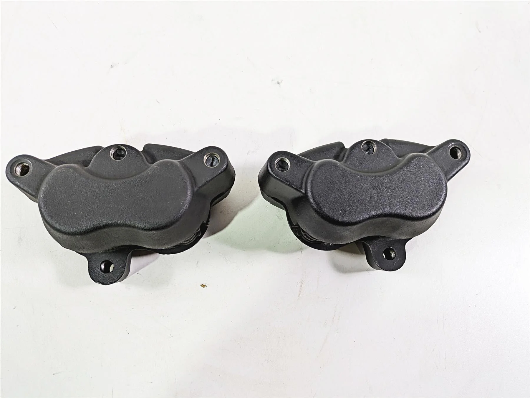 2016 Harley FXDL Dyna Low Rider Front Brake Caliper Set 41300001 41300002 - Image 12