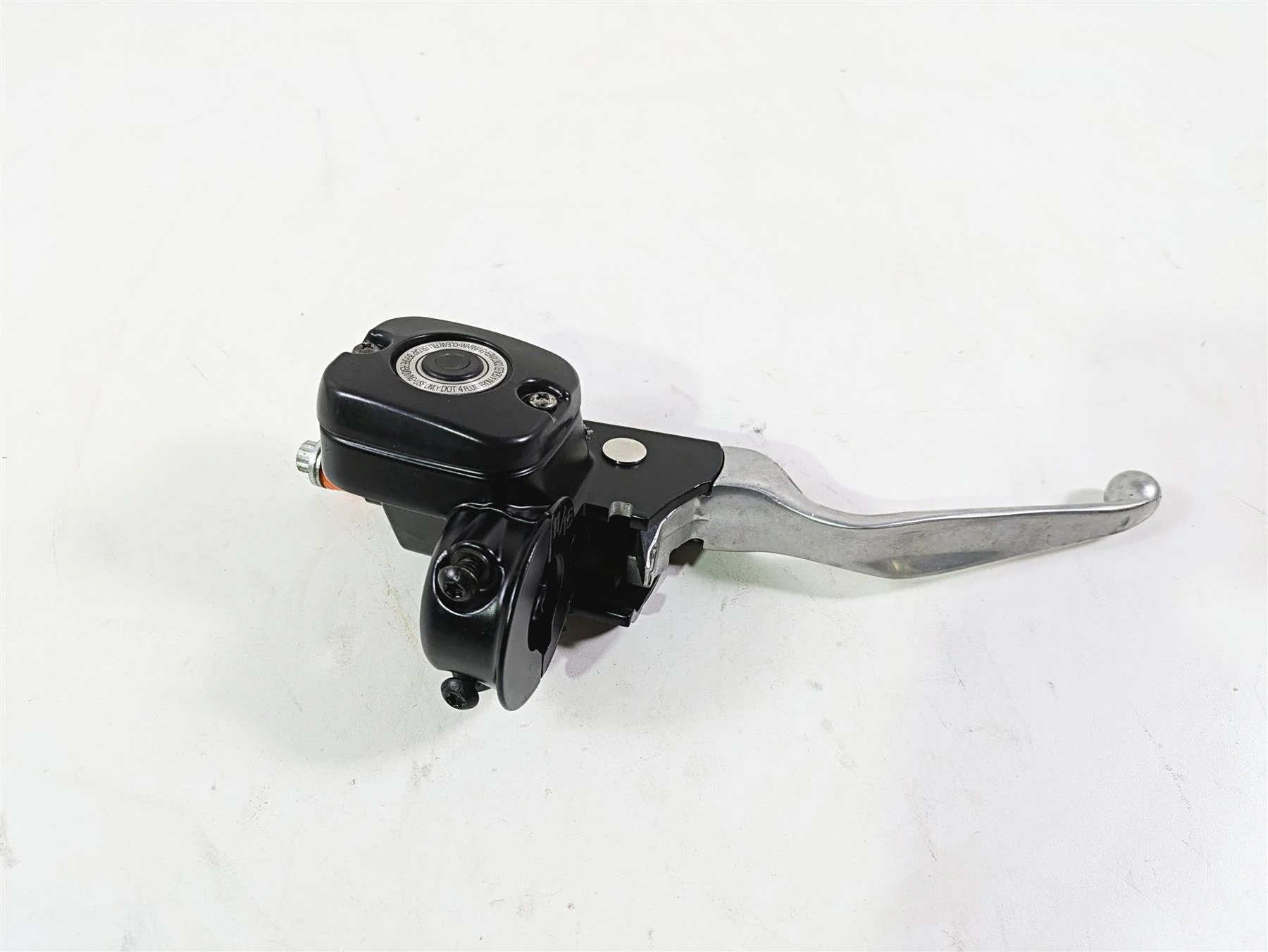 2016 Harley FXDL Dyna Low Rider Front Brake Master Cylinder 11/16" 45170-08F - Image 5