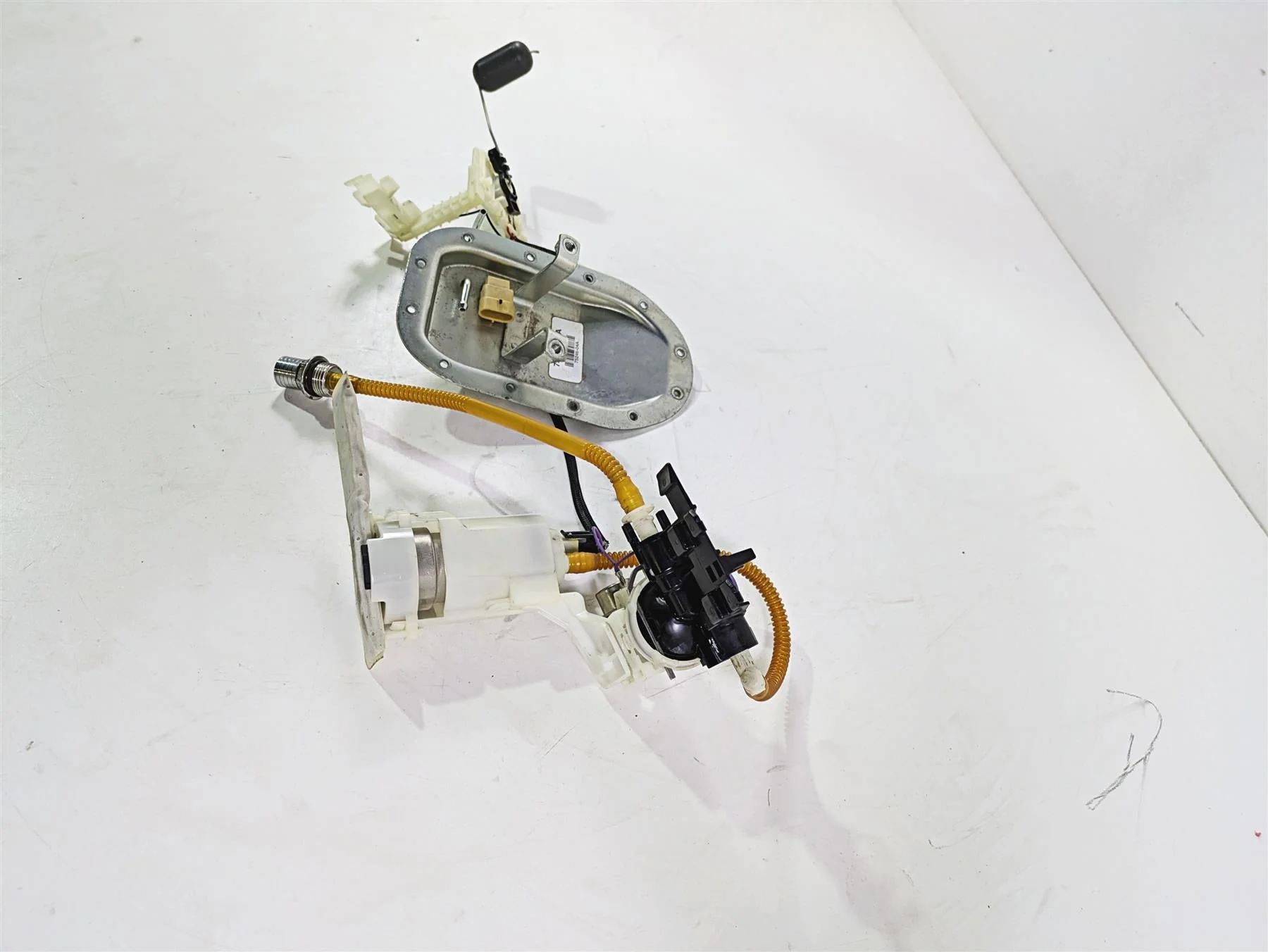 2016 Harley FXDL Dyna Low Rider Fuel Gas Petrol Pump - Tested 75246-04A - Image 2
