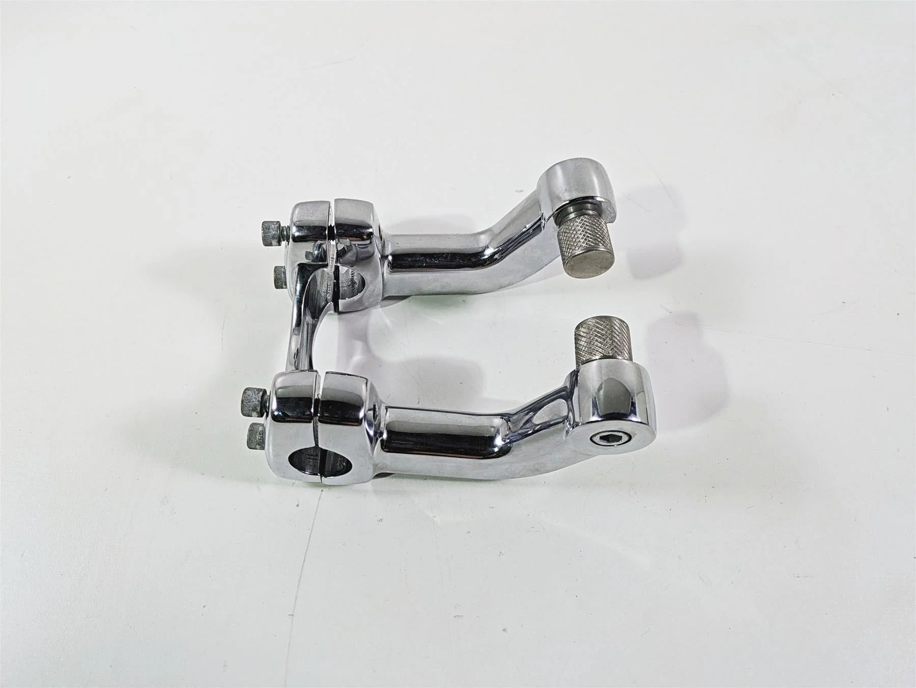 2016 Harley FXDL Dyna Low Rider Handlebar Holder Riser Set 55900065 55900064 - Image 5