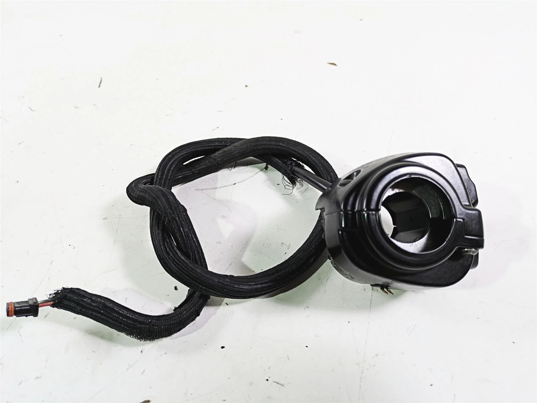 2016 Harley FXDL Dyna Low Rider Left Hand Control Switch - Read 71500372 - Image 4