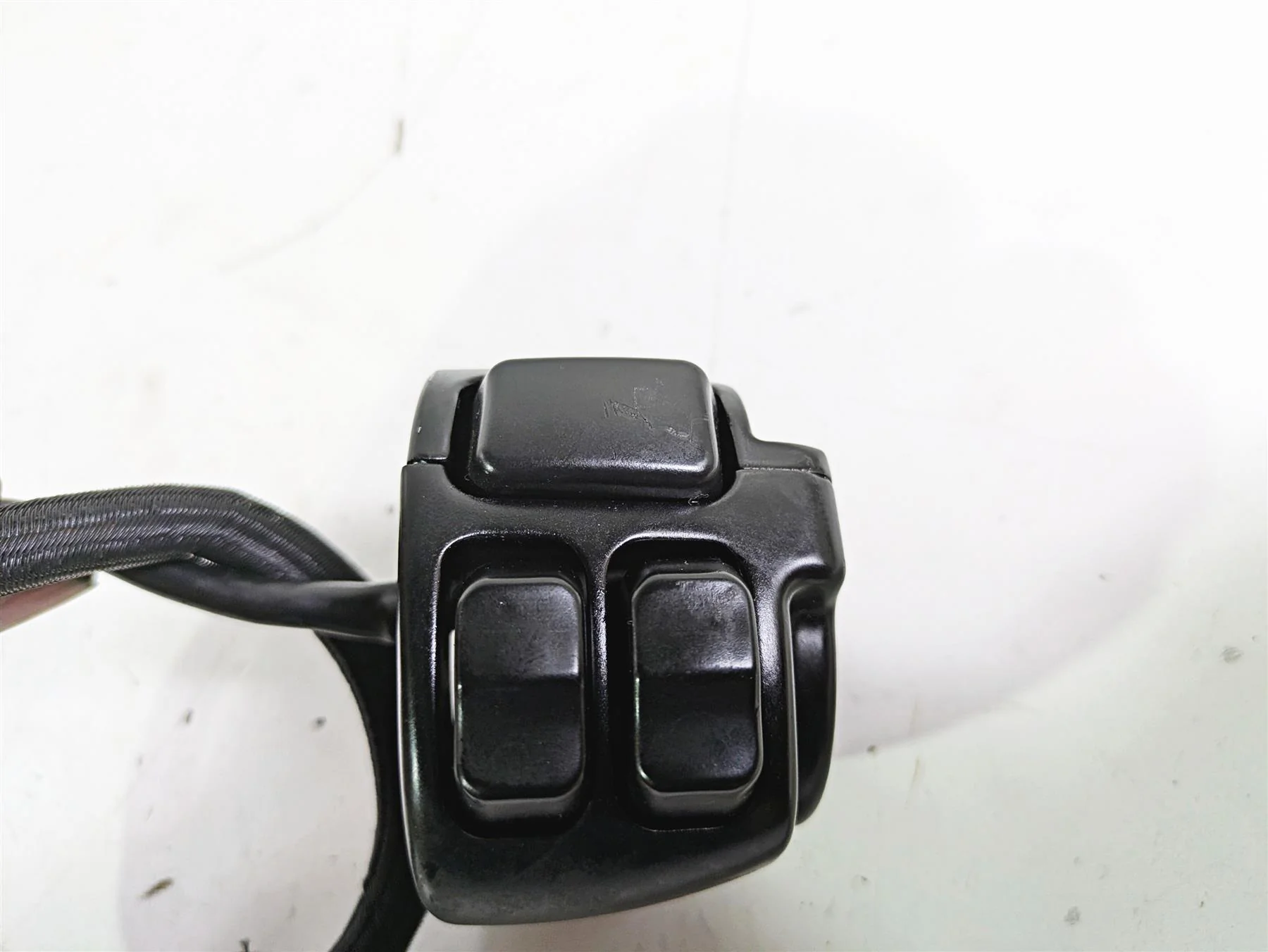 2016 Harley FXDL Dyna Low Rider Left Hand Control Switch - Read 71500372 - Image 7