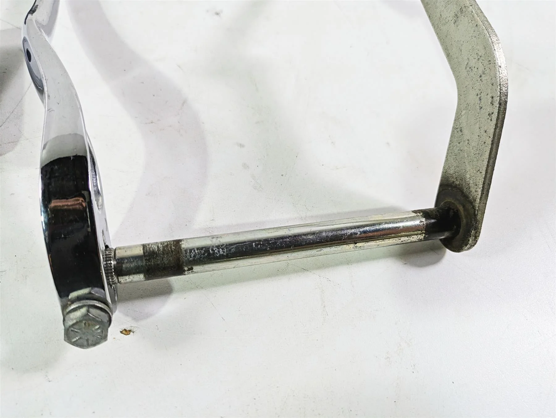 2016 Harley FXDL Dyna Low Rider Left Rider Foot Peg & Shift Lever Set 50500279 - Image 10