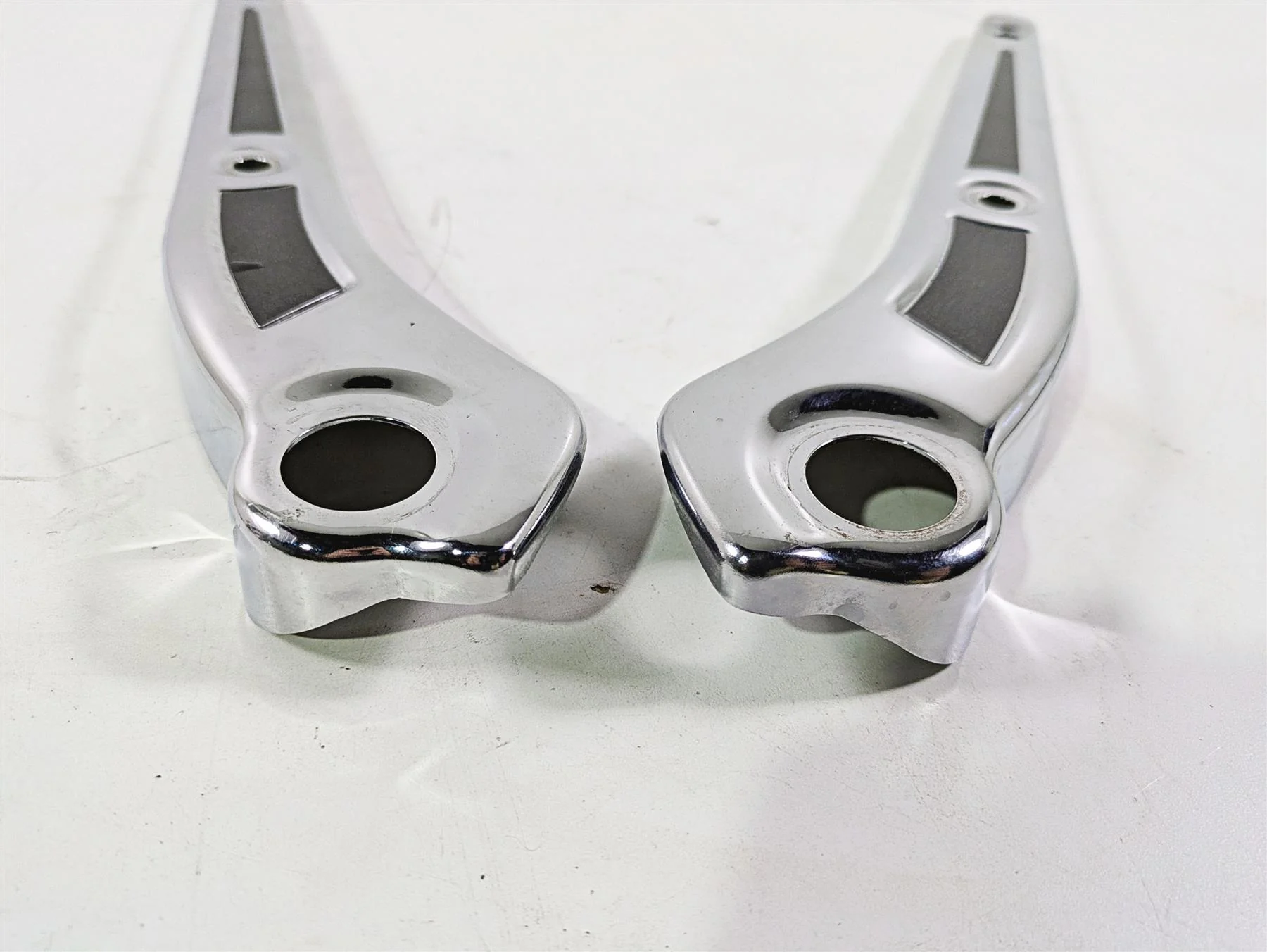 2016 Harley FXDL Dyna Low Rider Rear Fender Struts Braces 57300024 57300026 - Image 11