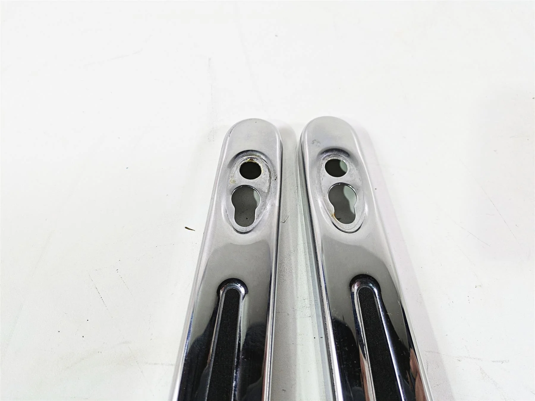 2016 Harley FXDL Dyna Low Rider Rear Fender Struts Braces 57300024 57300026 - Image 12