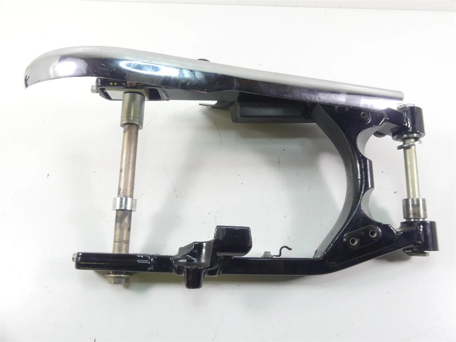 2016 Harley FXDL Dyna Low Rider Rear Swingarm & Belt Guards & 25mm Axle 47820-10 - Image 7