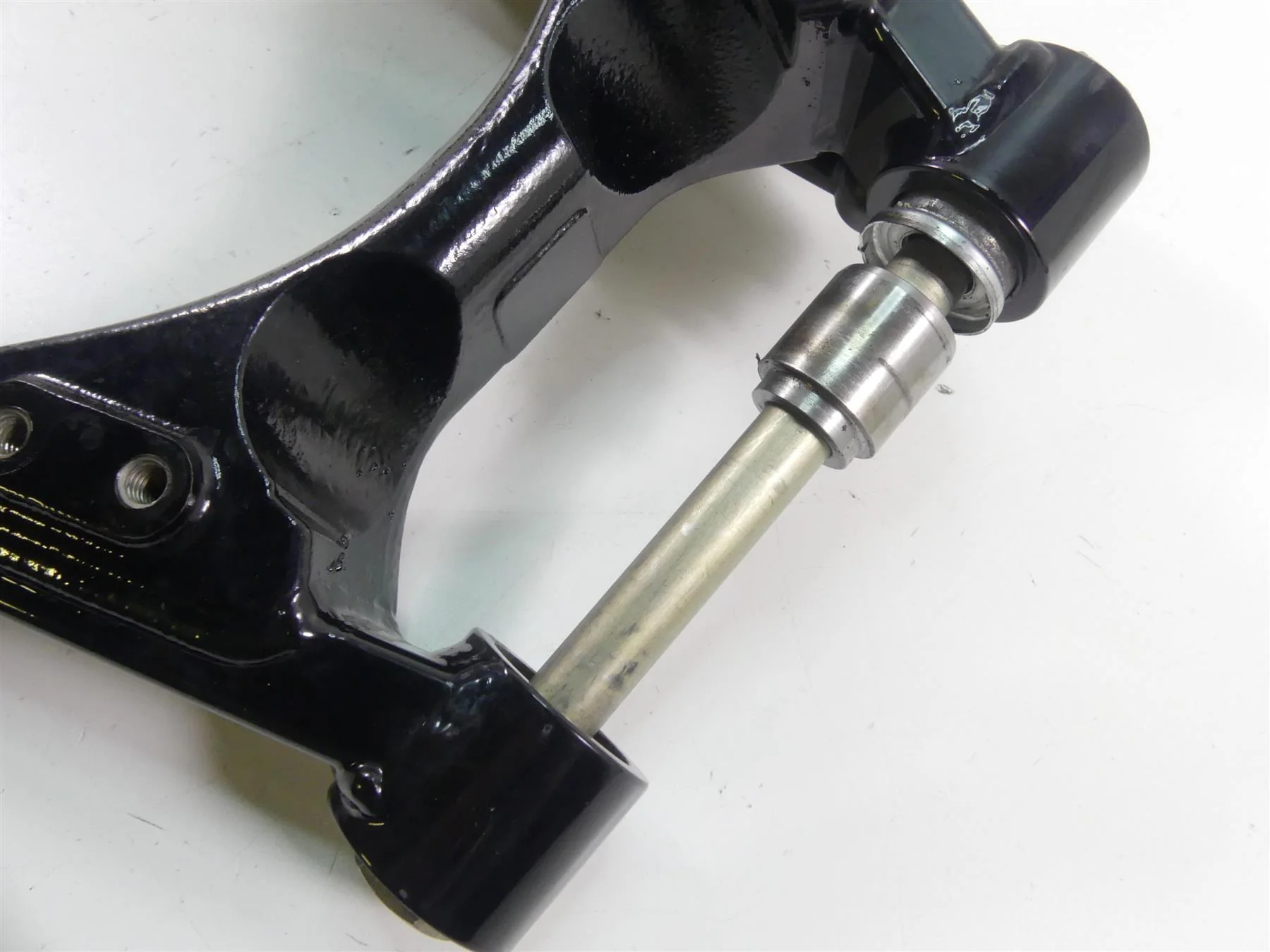 2016 Harley FXDL Dyna Low Rider Rear Swingarm & Belt Guards & 25mm Axle 47820-10 - Image 9